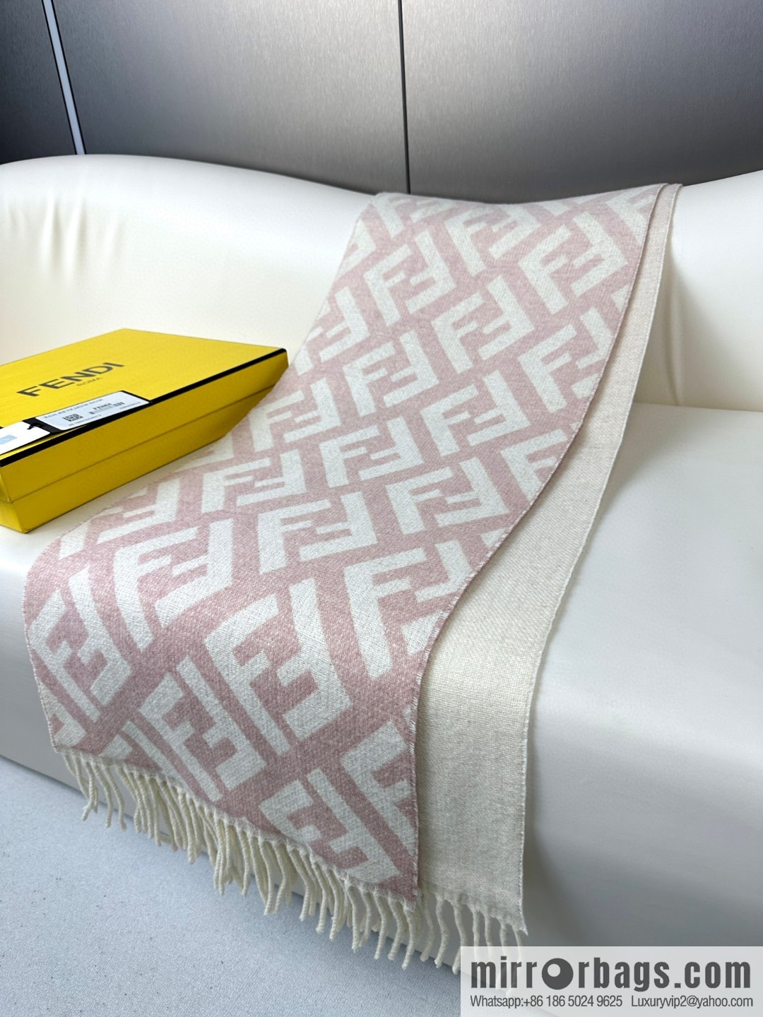 FENDI's latest [Roma] series, cashmere scarf