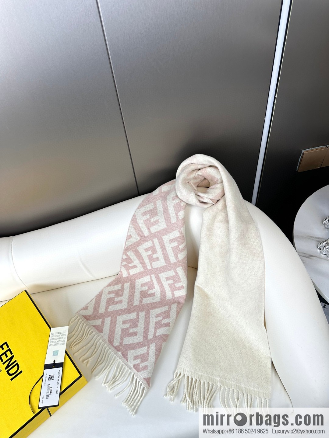 FENDI's latest [Roma] series, cashmere scarf
