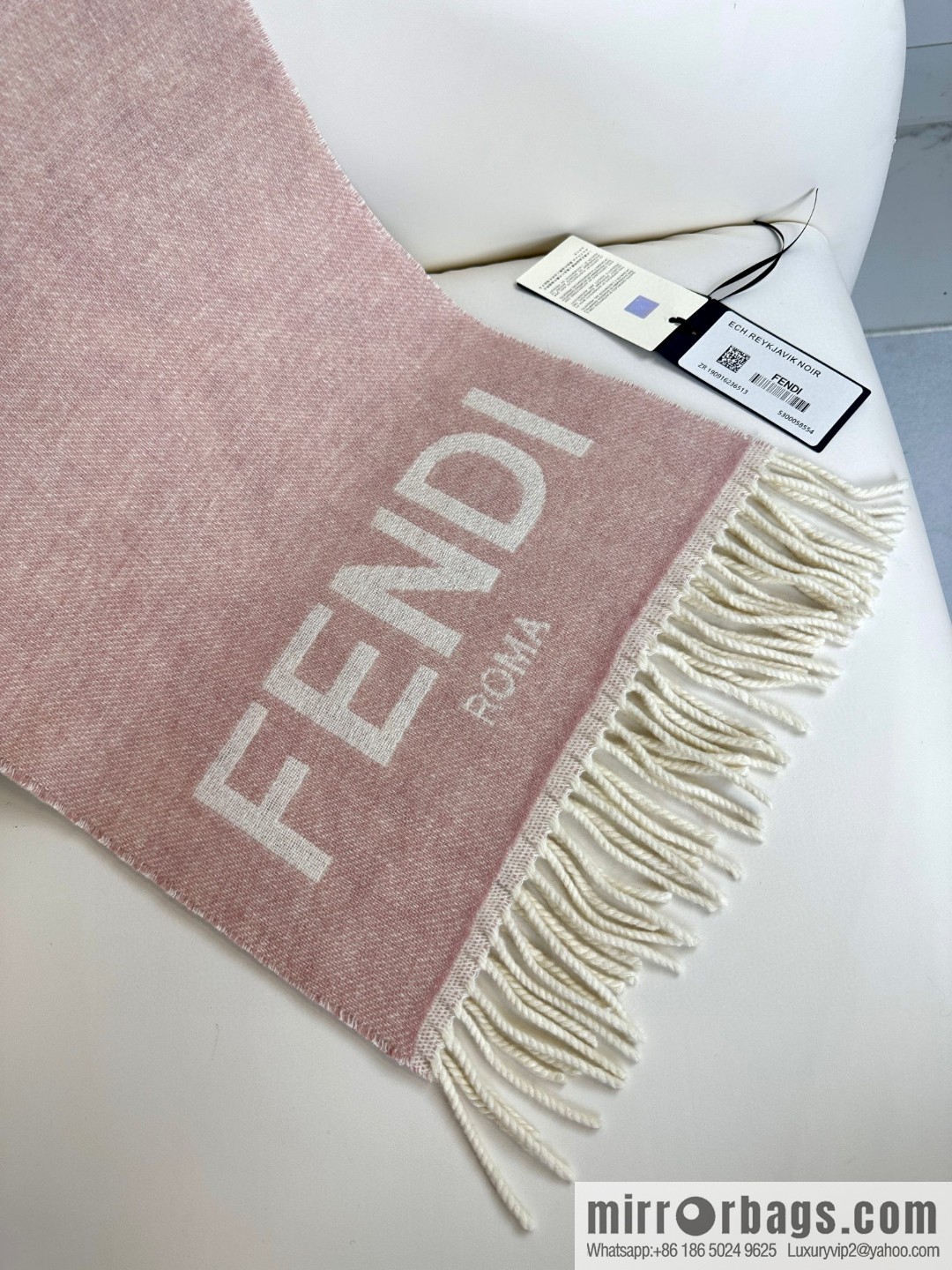 FENDI's latest [Roma] series, cashmere scarf