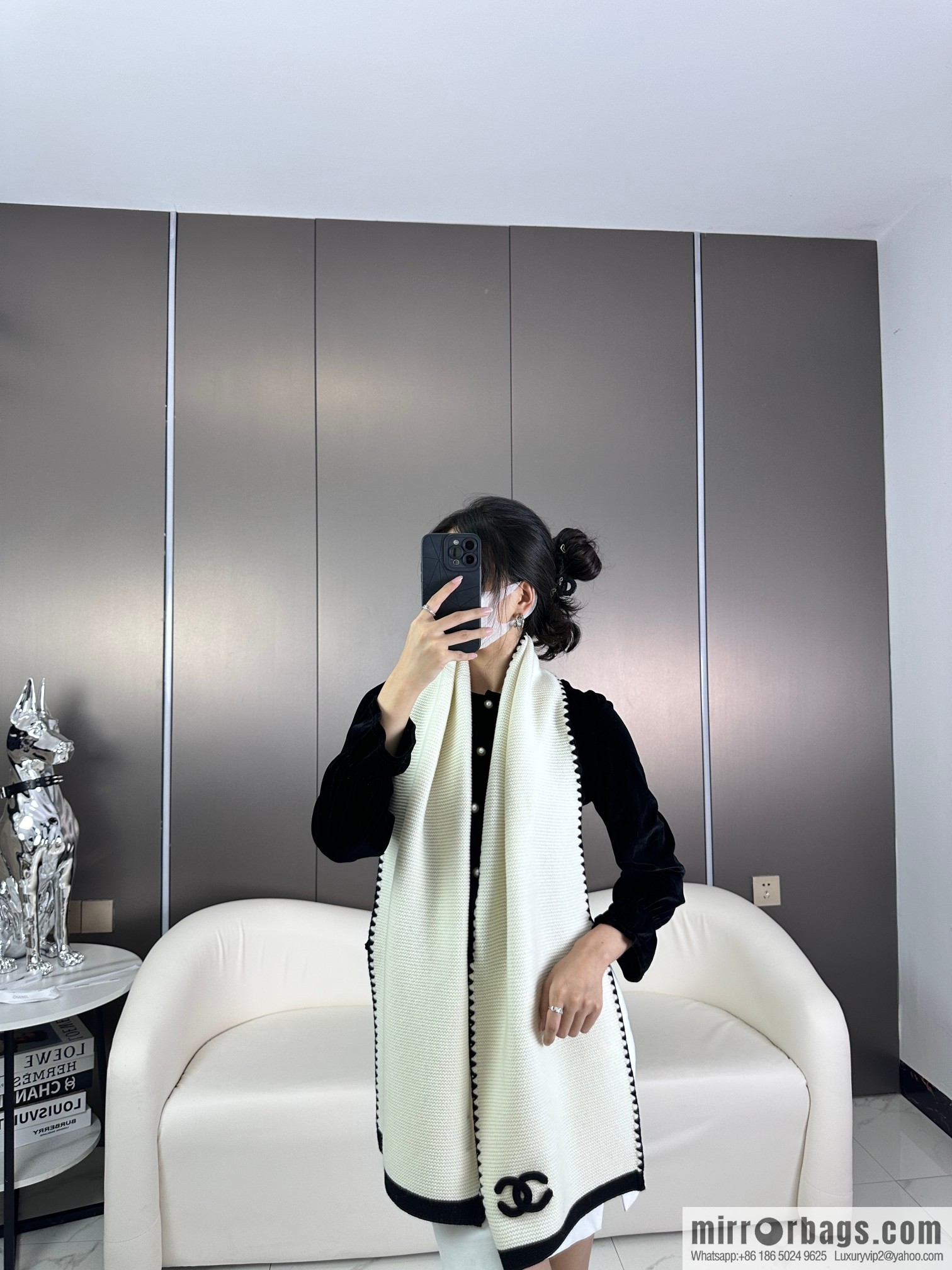 CHANEL wool yarn scarf