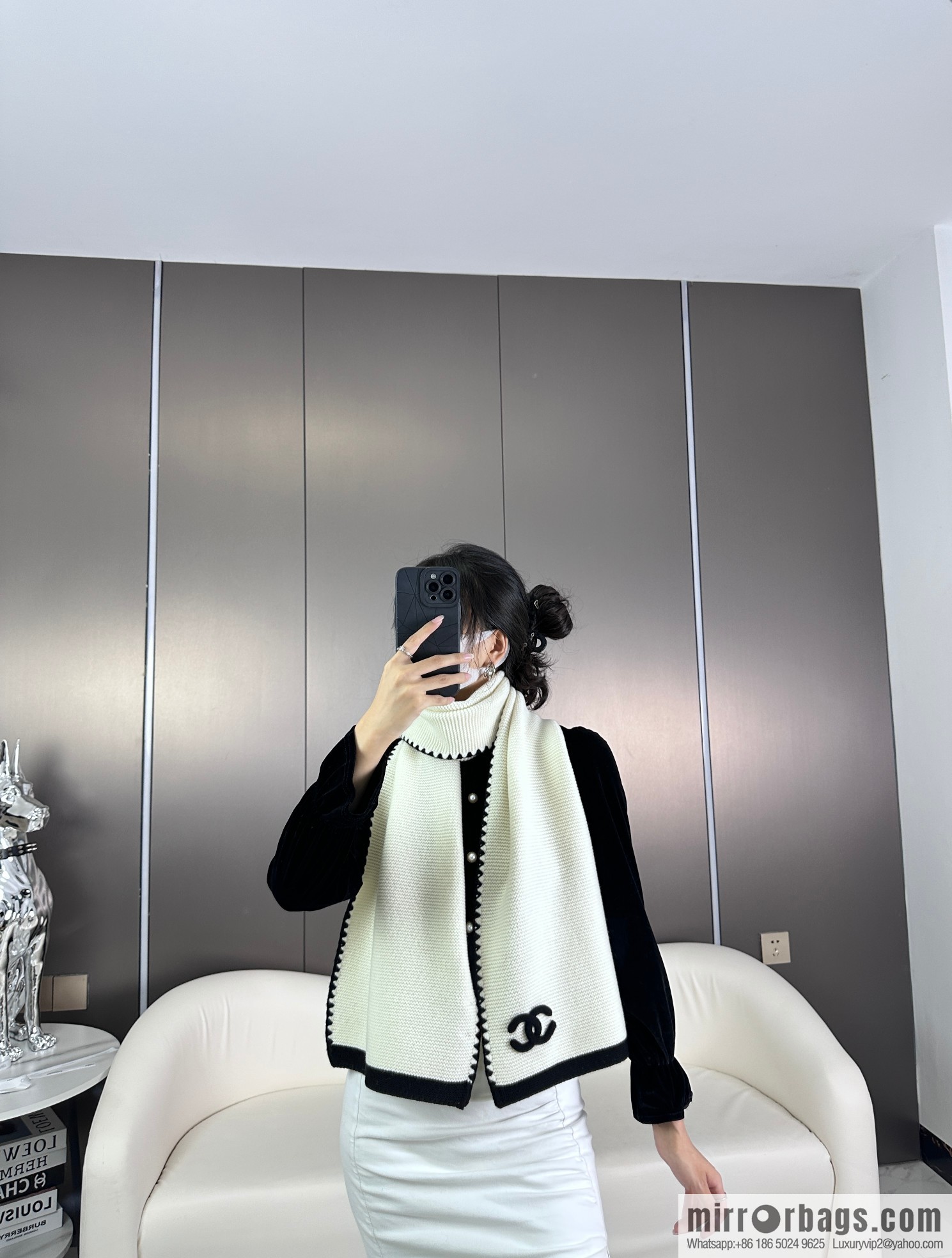 CHANEL wool yarn scarf