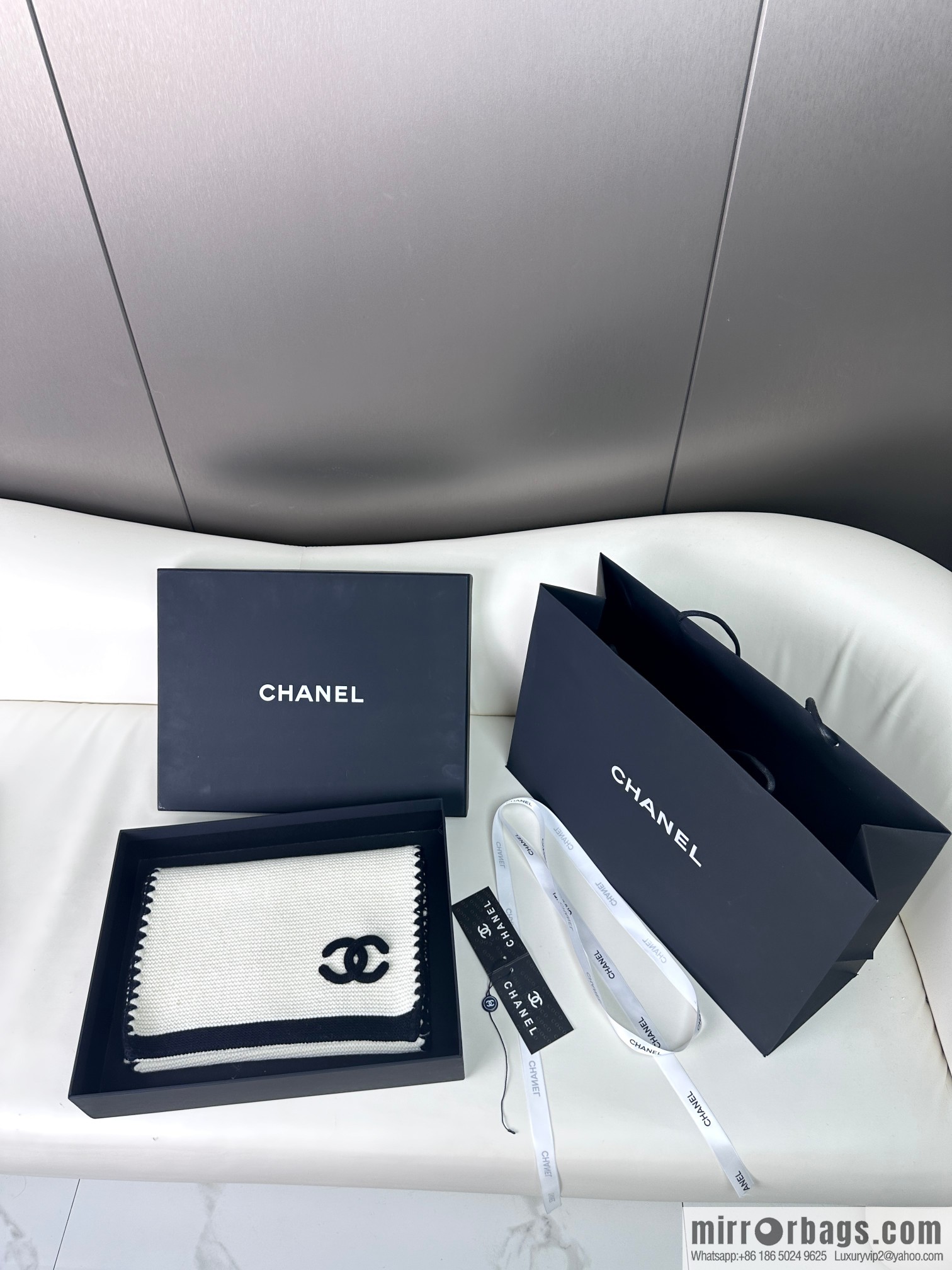 CHANEL wool yarn scarf