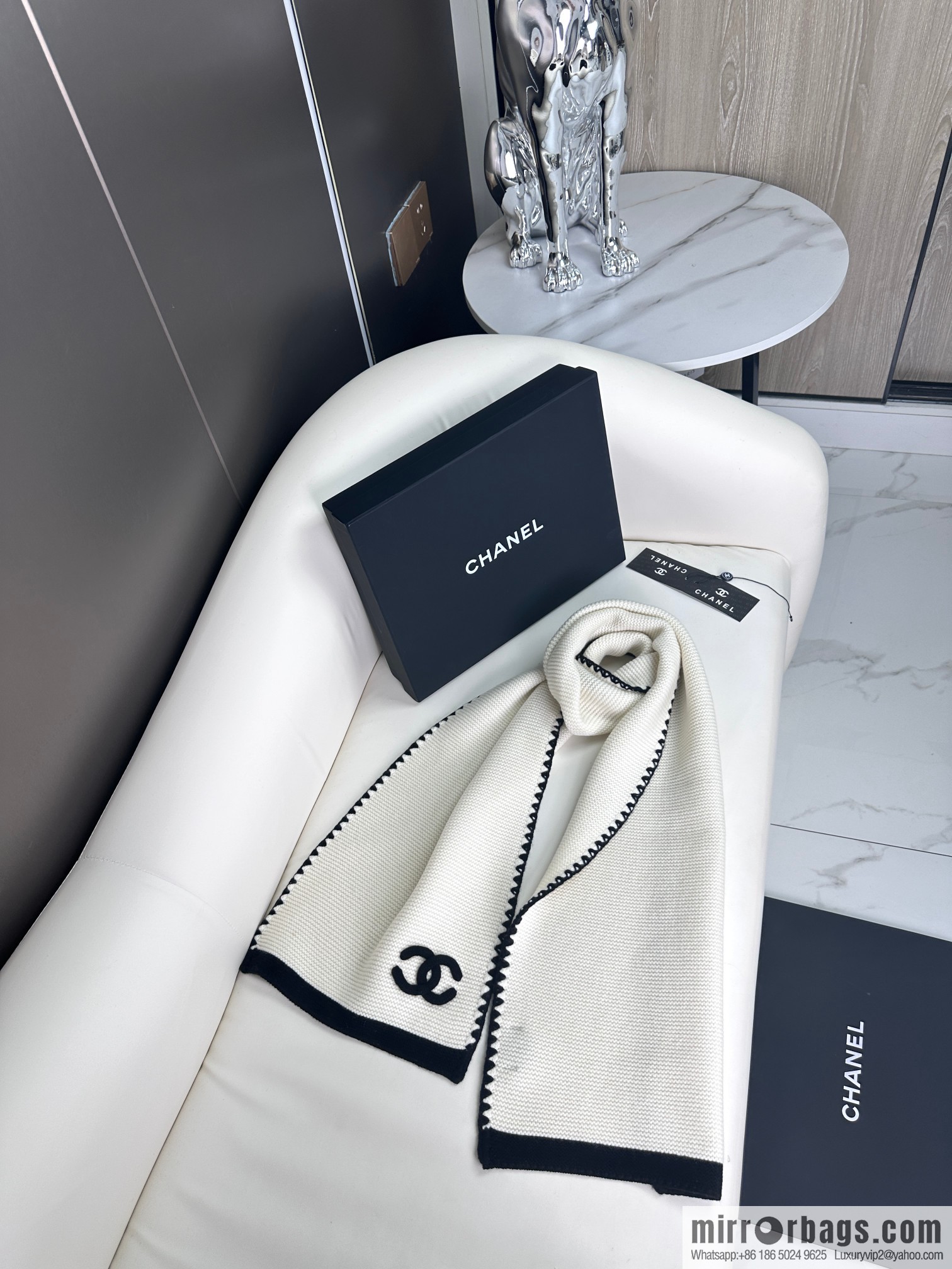 CHANEL wool yarn scarf