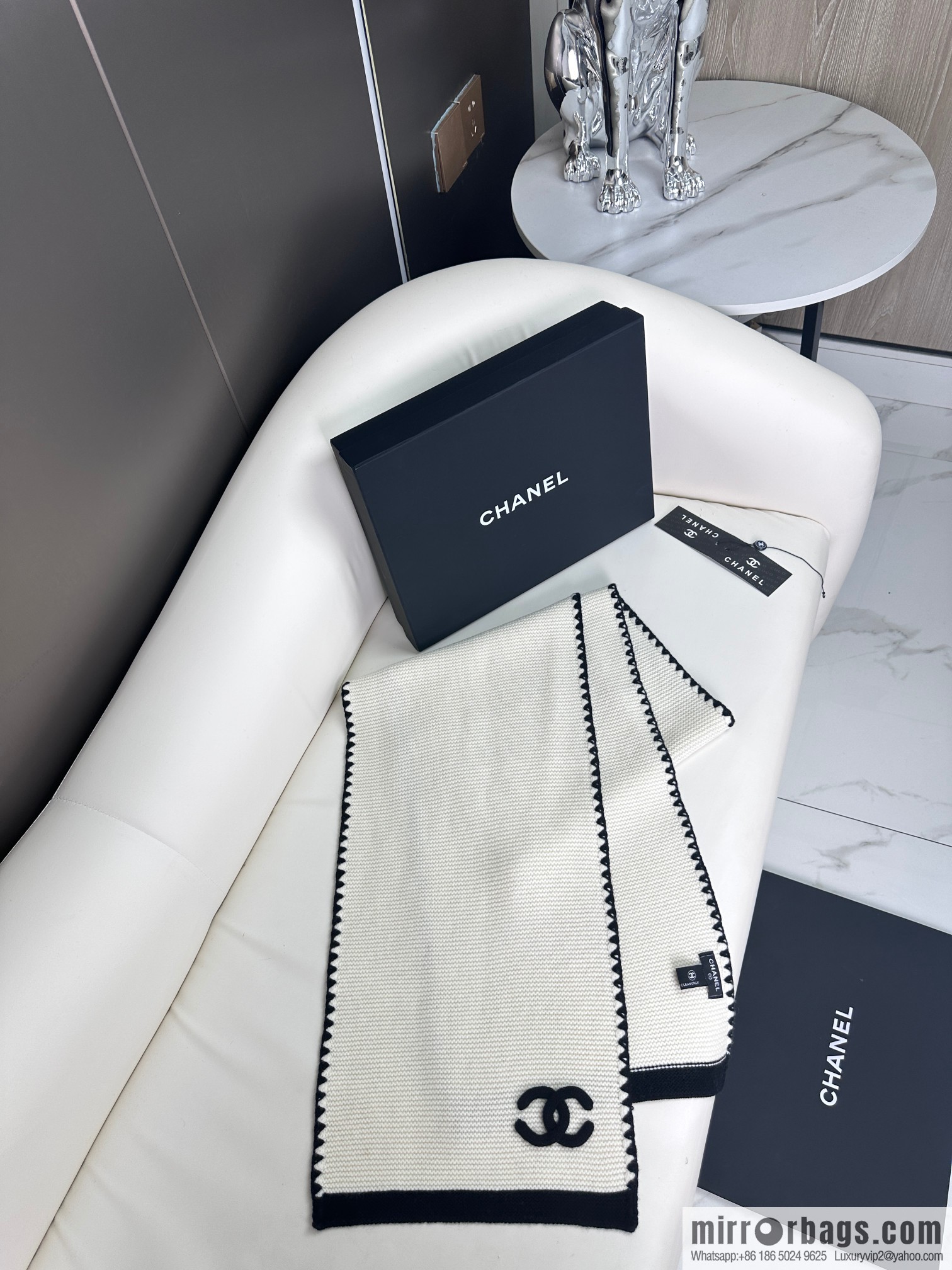 CHANEL wool yarn scarf