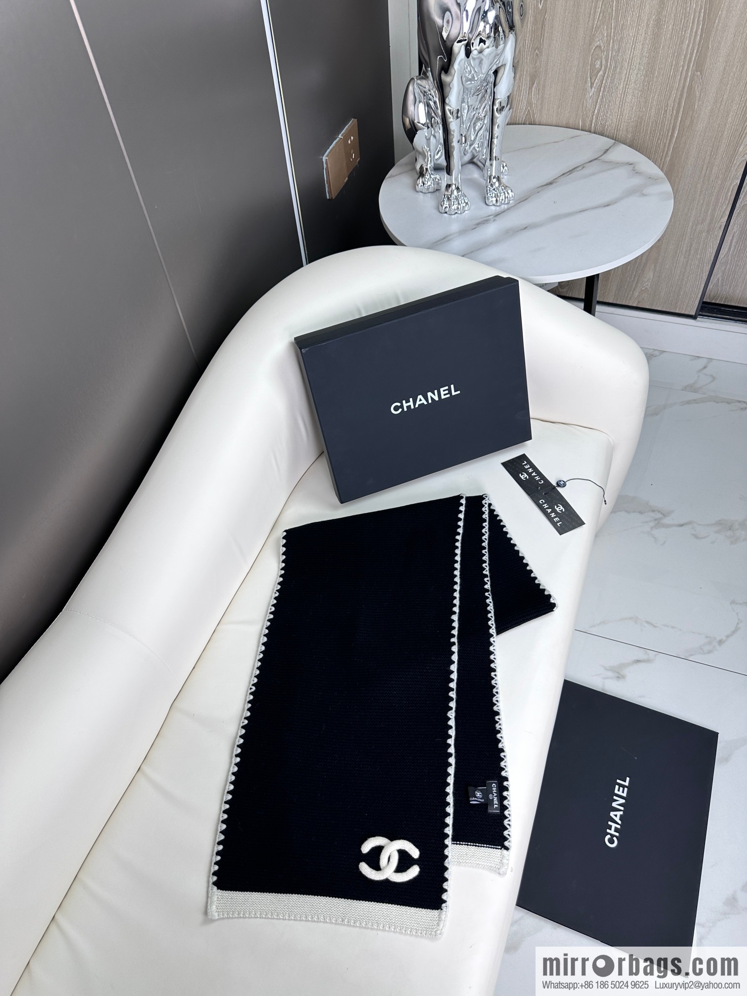 CHANEL wool yarn scarf