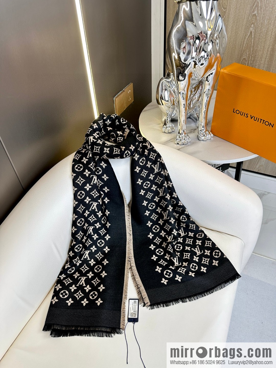 LV classic presbyopia long towel