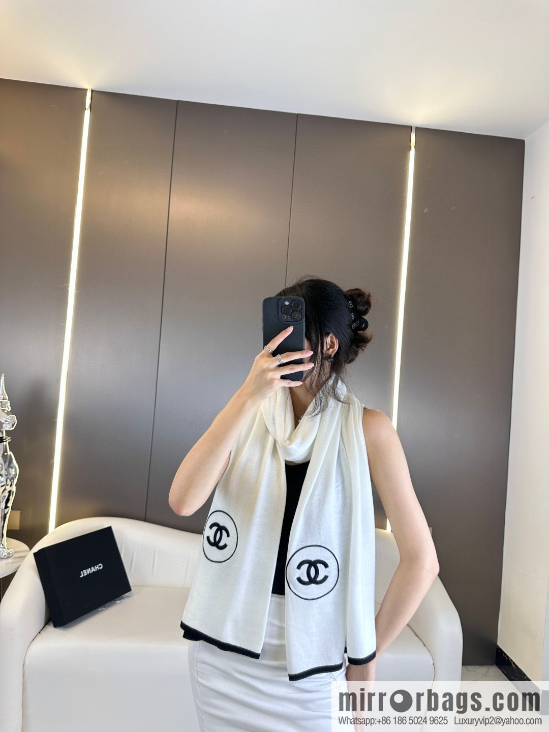 CHANEL Xiaoxiang thin velvet long towel