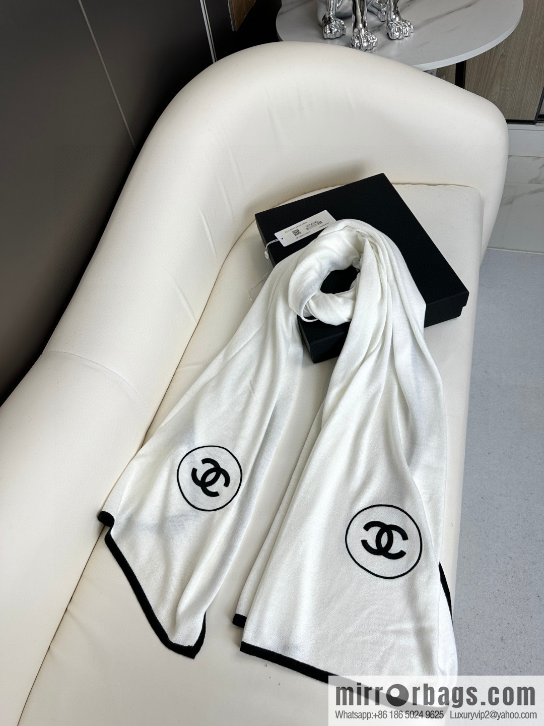 CHANEL Xiaoxiang thin velvet long towel