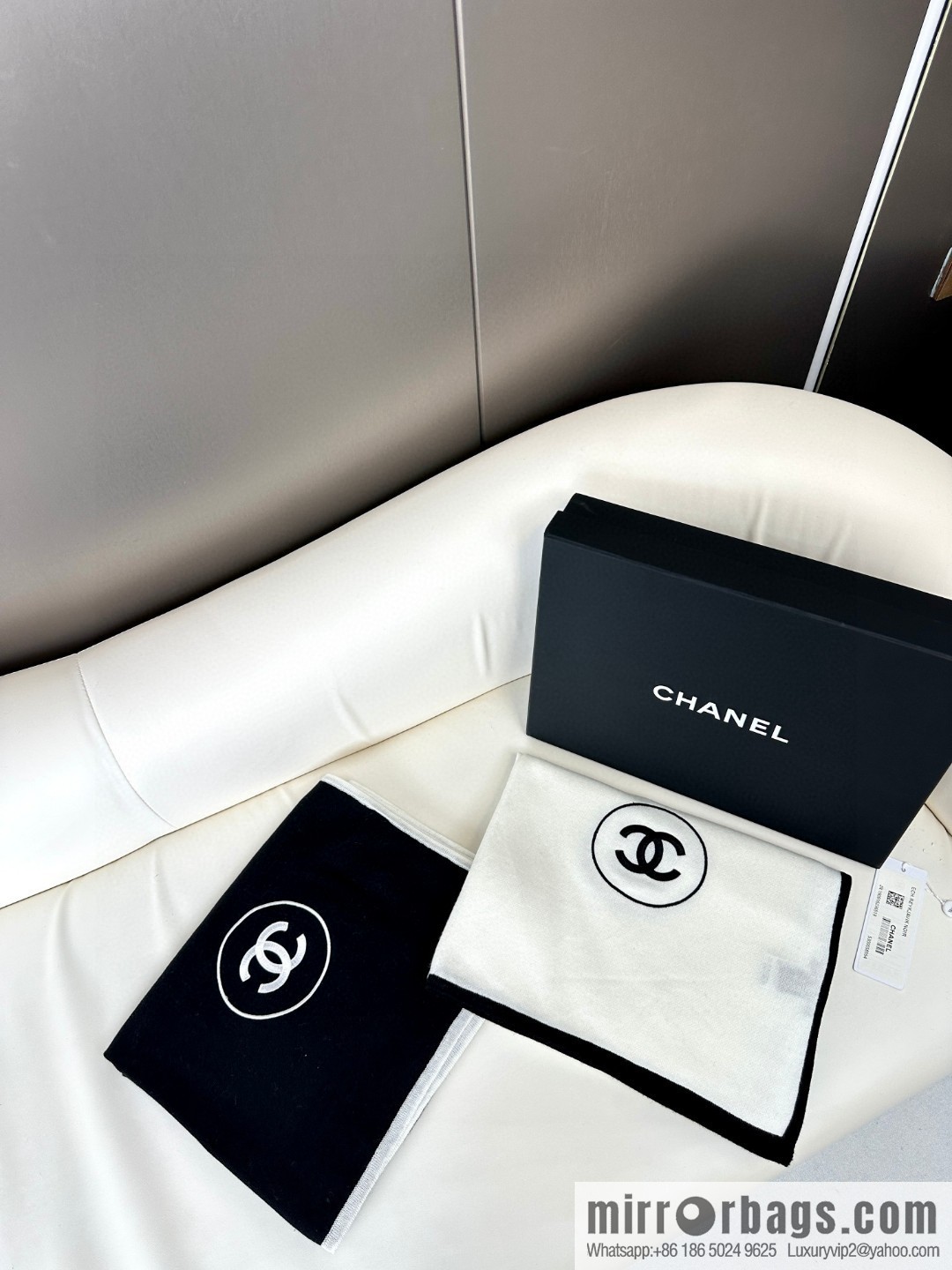 CHANEL Xiaoxiang thin velvet long towel
