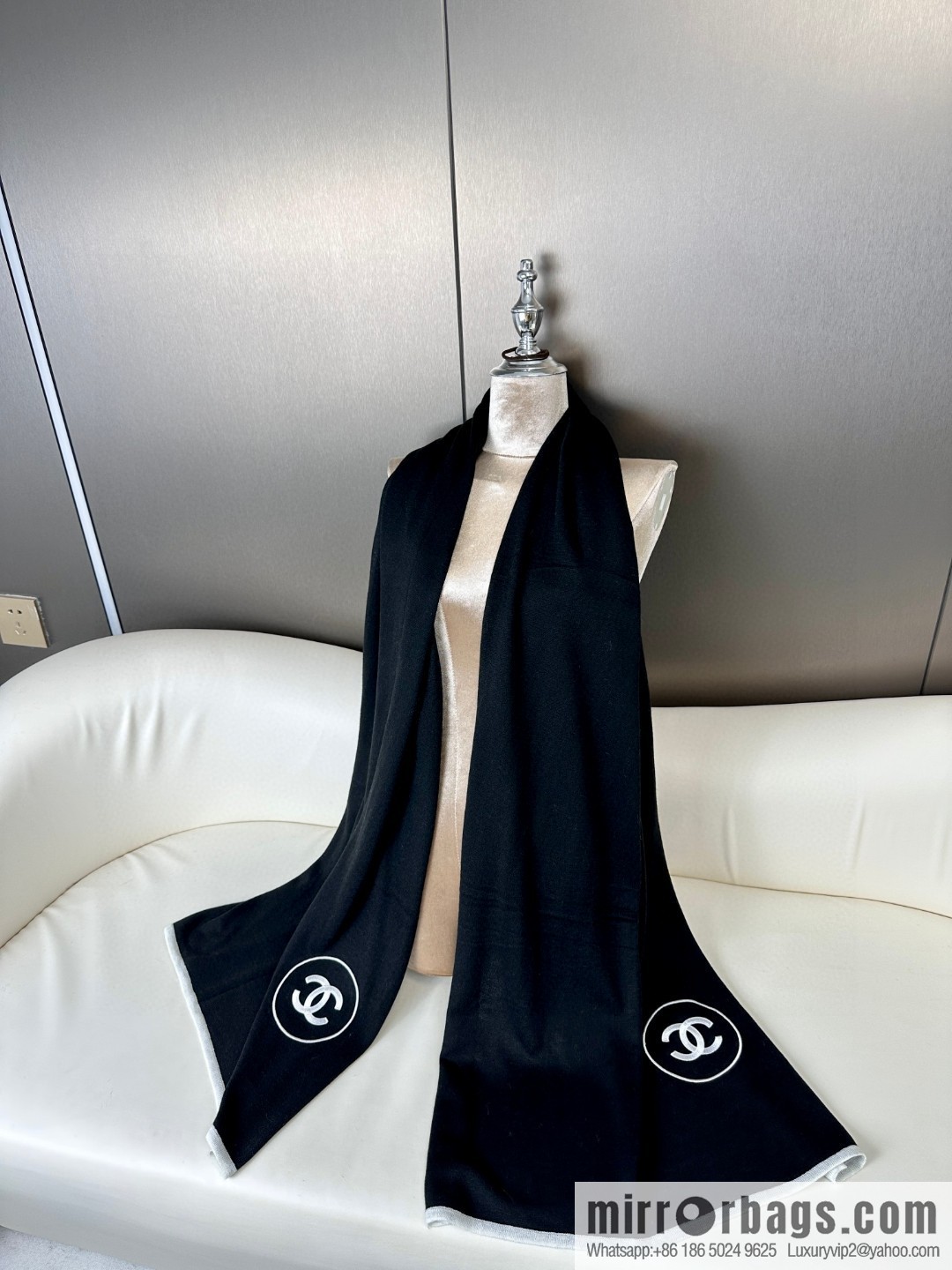 CHANEL Xiaoxiang thin velvet long towel