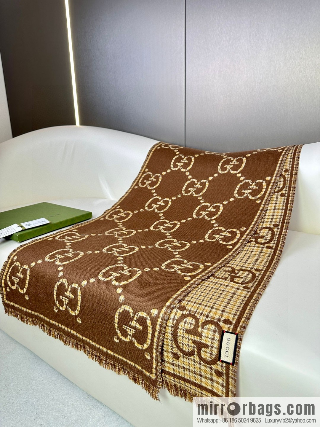 GUCCI GG pattern, fringed double-sided jacquard wool scarf