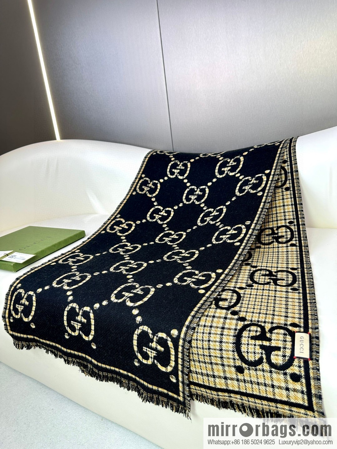 GUCCI GG pattern, fringed double-sided jacquard wool scarf
