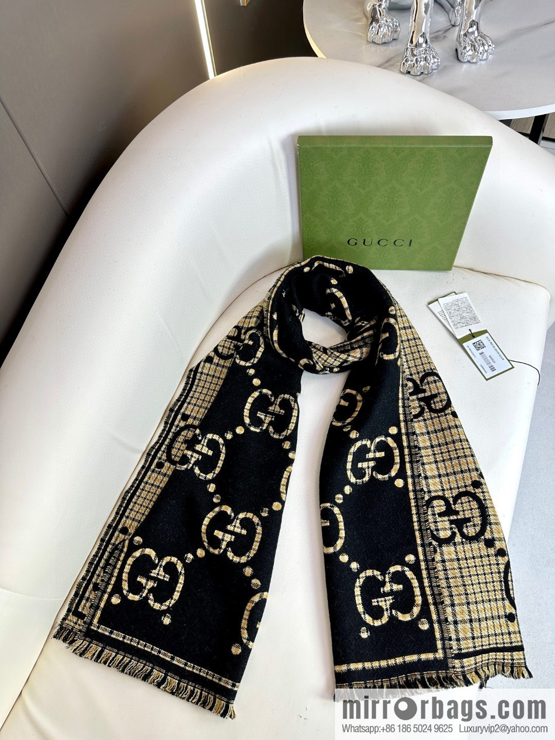 GUCCI GG pattern, fringed double-sided jacquard wool scarf