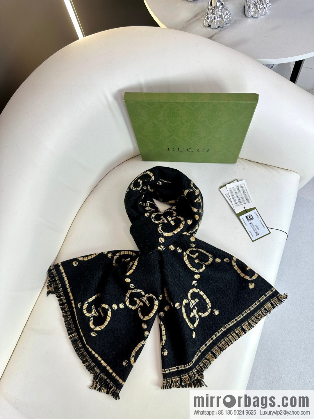 GUCCI GG pattern, fringed double-sided jacquard wool scarf