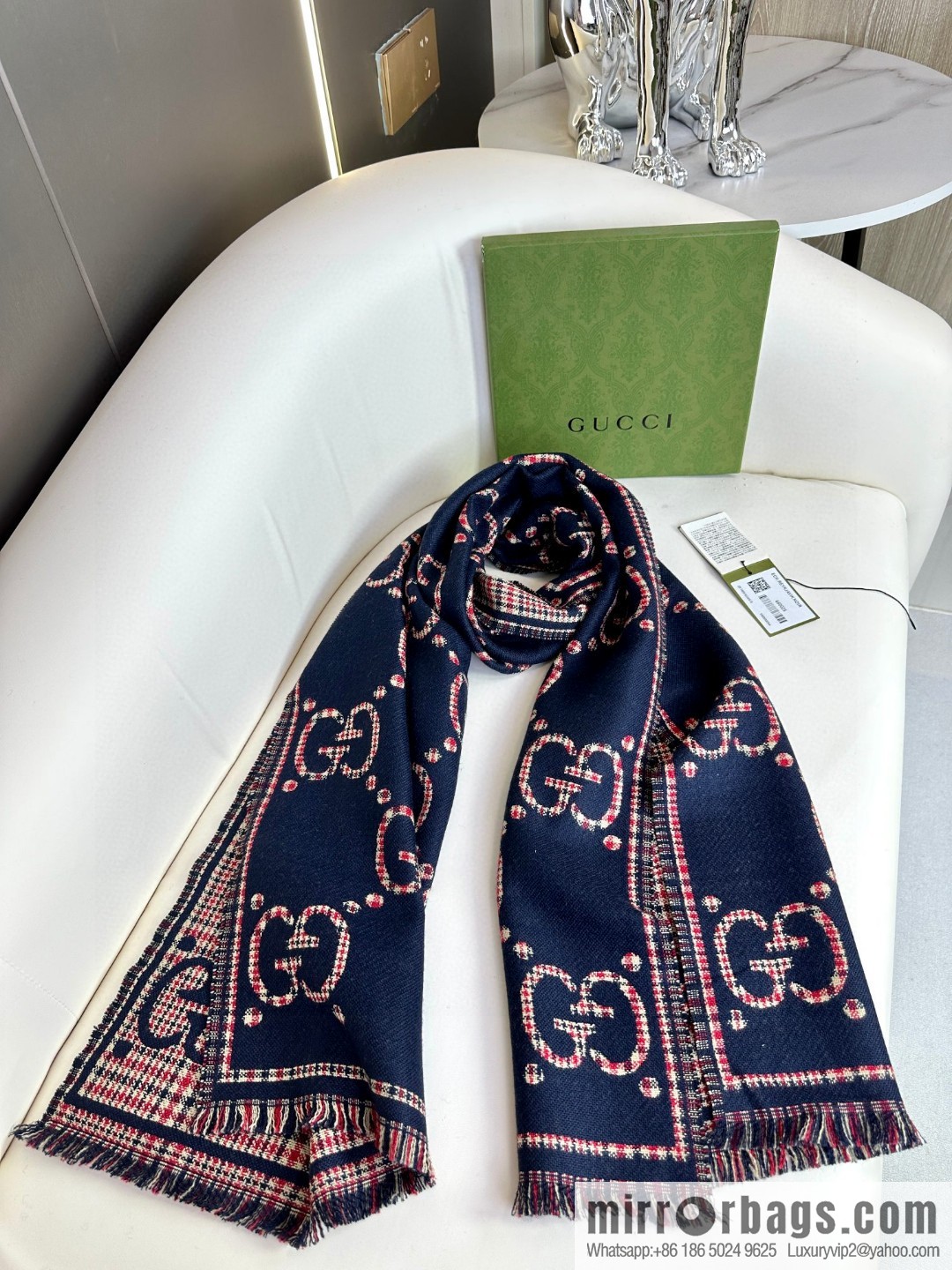GUCCI GG pattern, fringed double-sided jacquard wool scarf