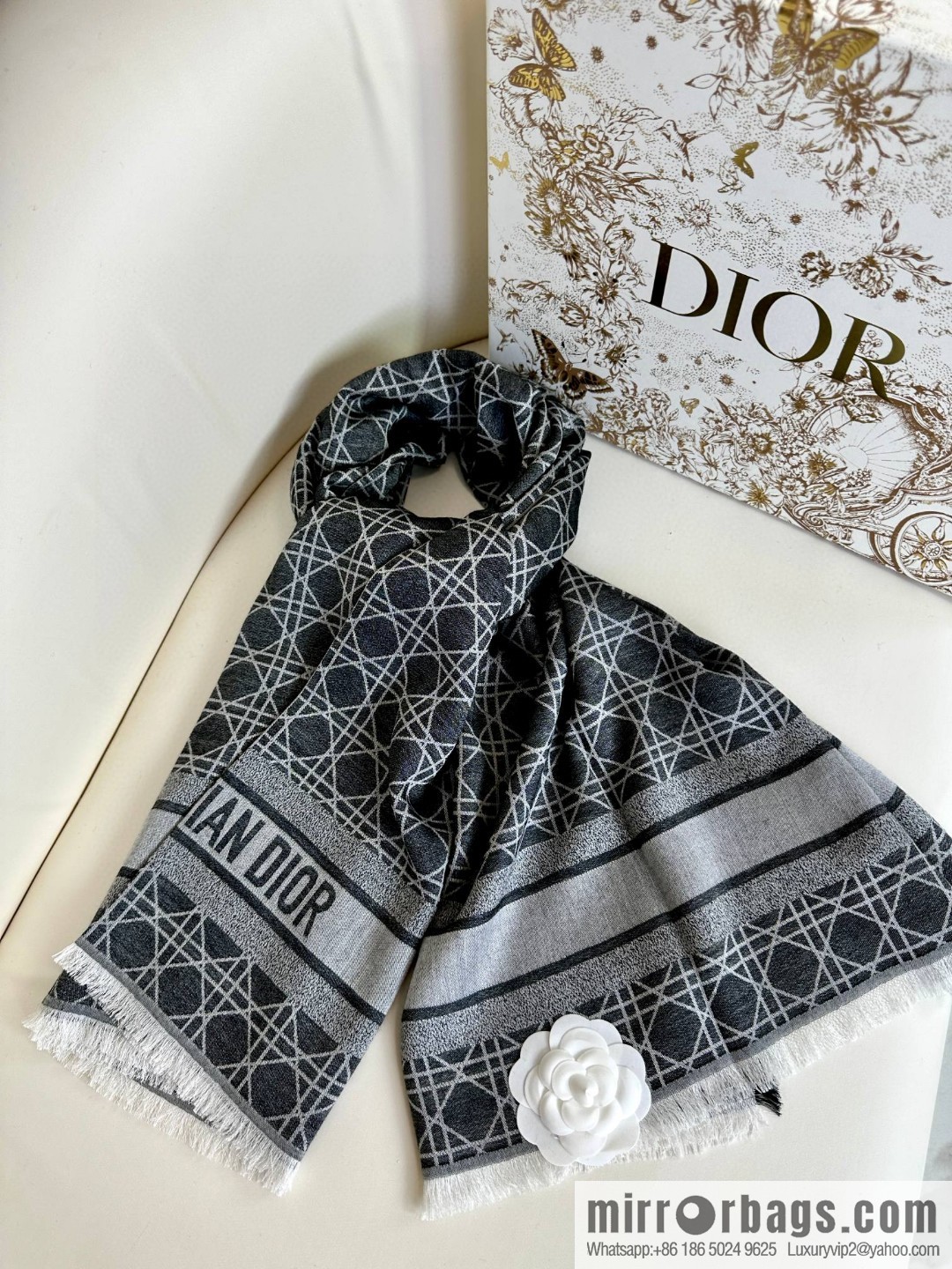 DIOR Cannage Rattan Plaid Shawl