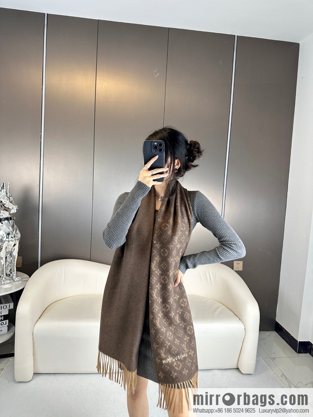 LV 2023 counter synchronization, double-sided gradual change pattern long towel