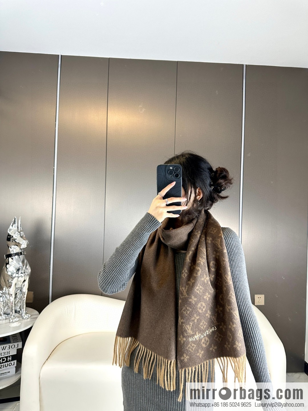 LV 2023 counter synchronization, double-sided gradual change pattern long towel