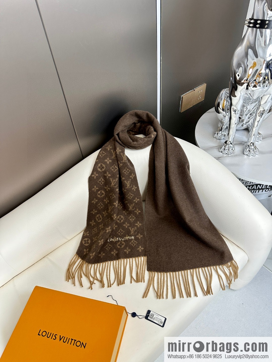 LV 2023 counter synchronization, double-sided gradual change pattern long towel