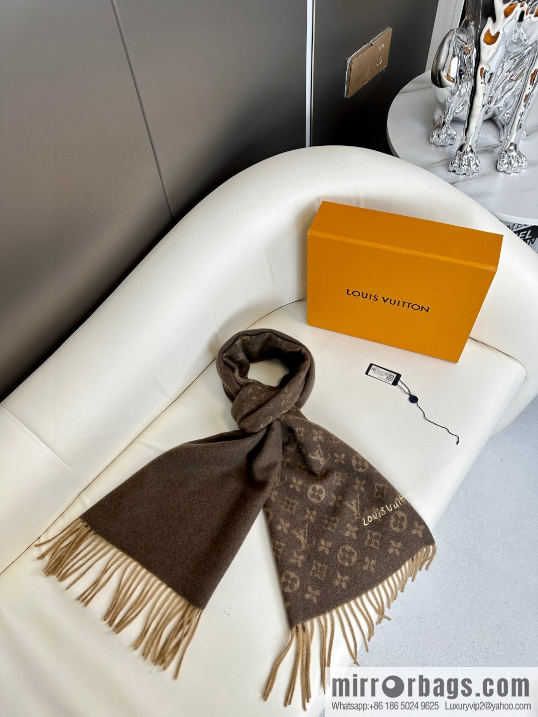 LV 2023 counter synchronization, double-sided gradual change pattern long towel