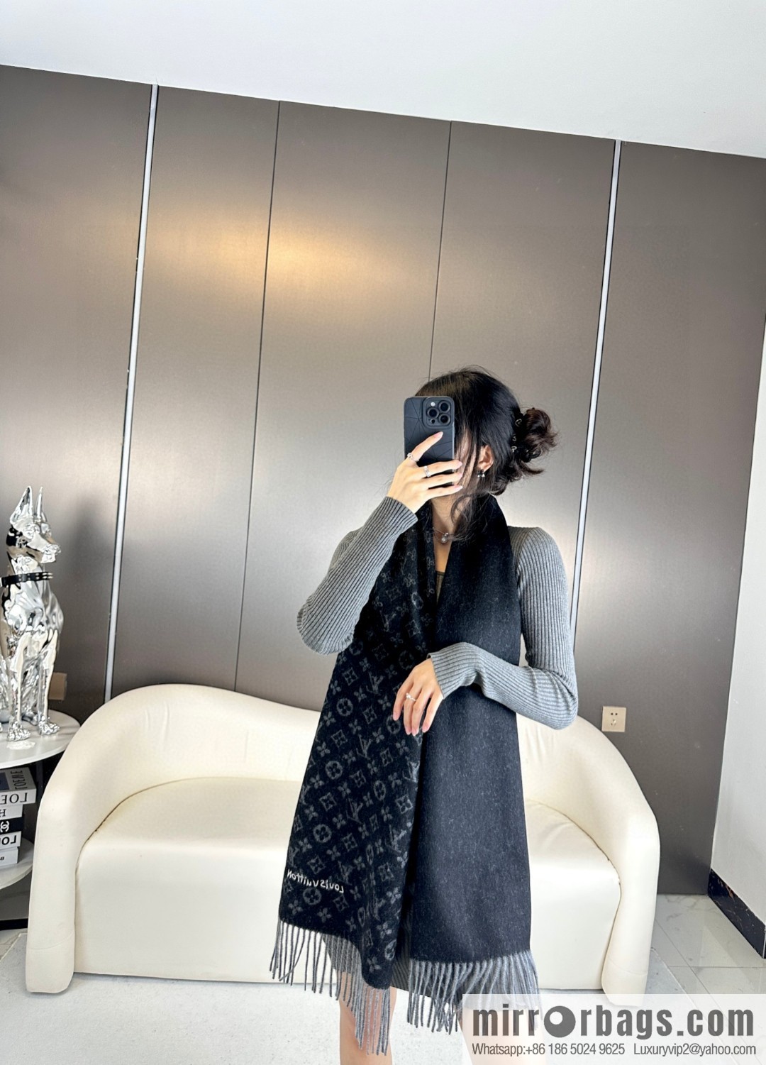 LV 2023 counter synchronization, double-sided gradual change pattern long towel