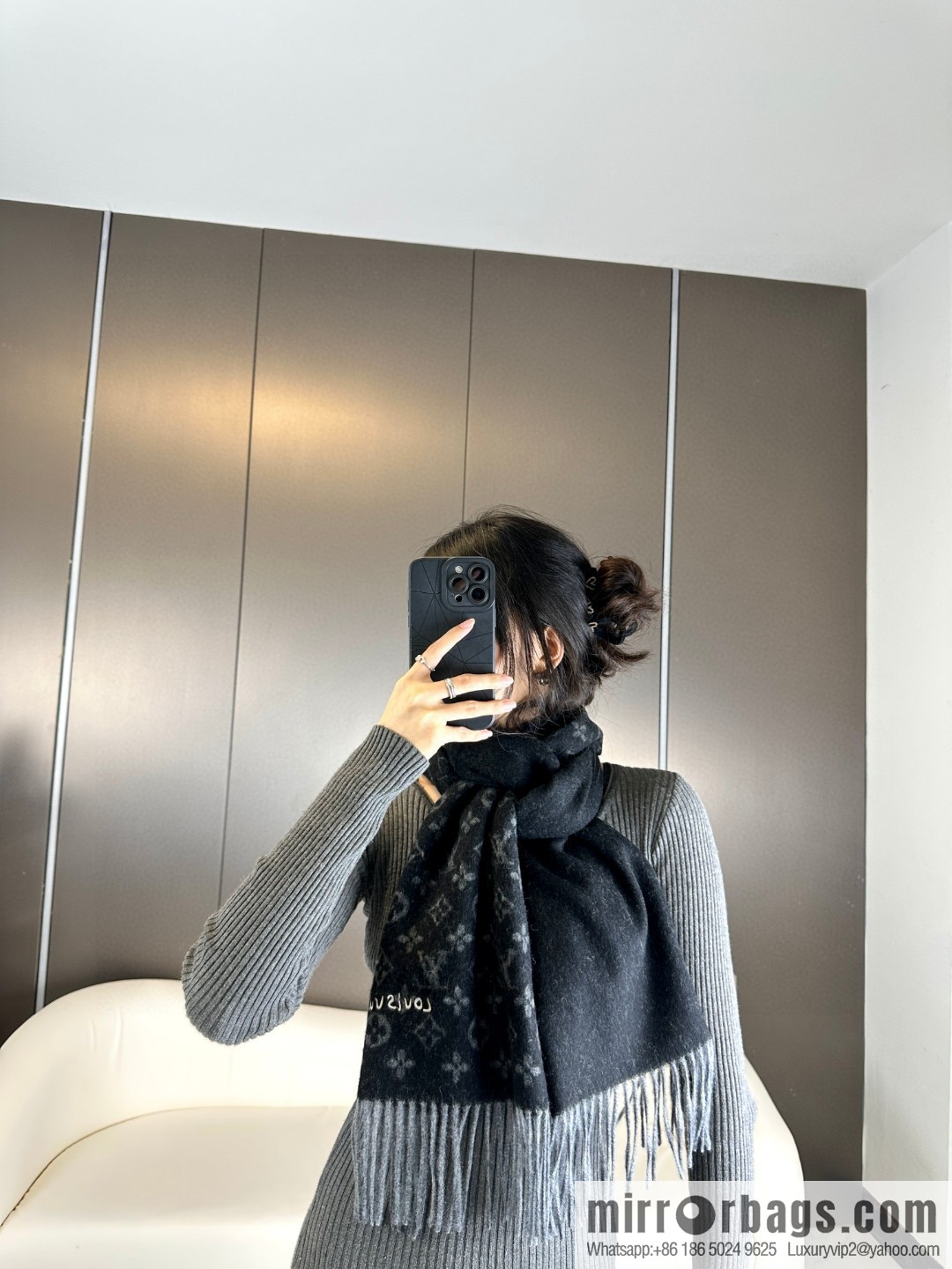 LV 2023 counter synchronization, double-sided gradual change pattern long towel