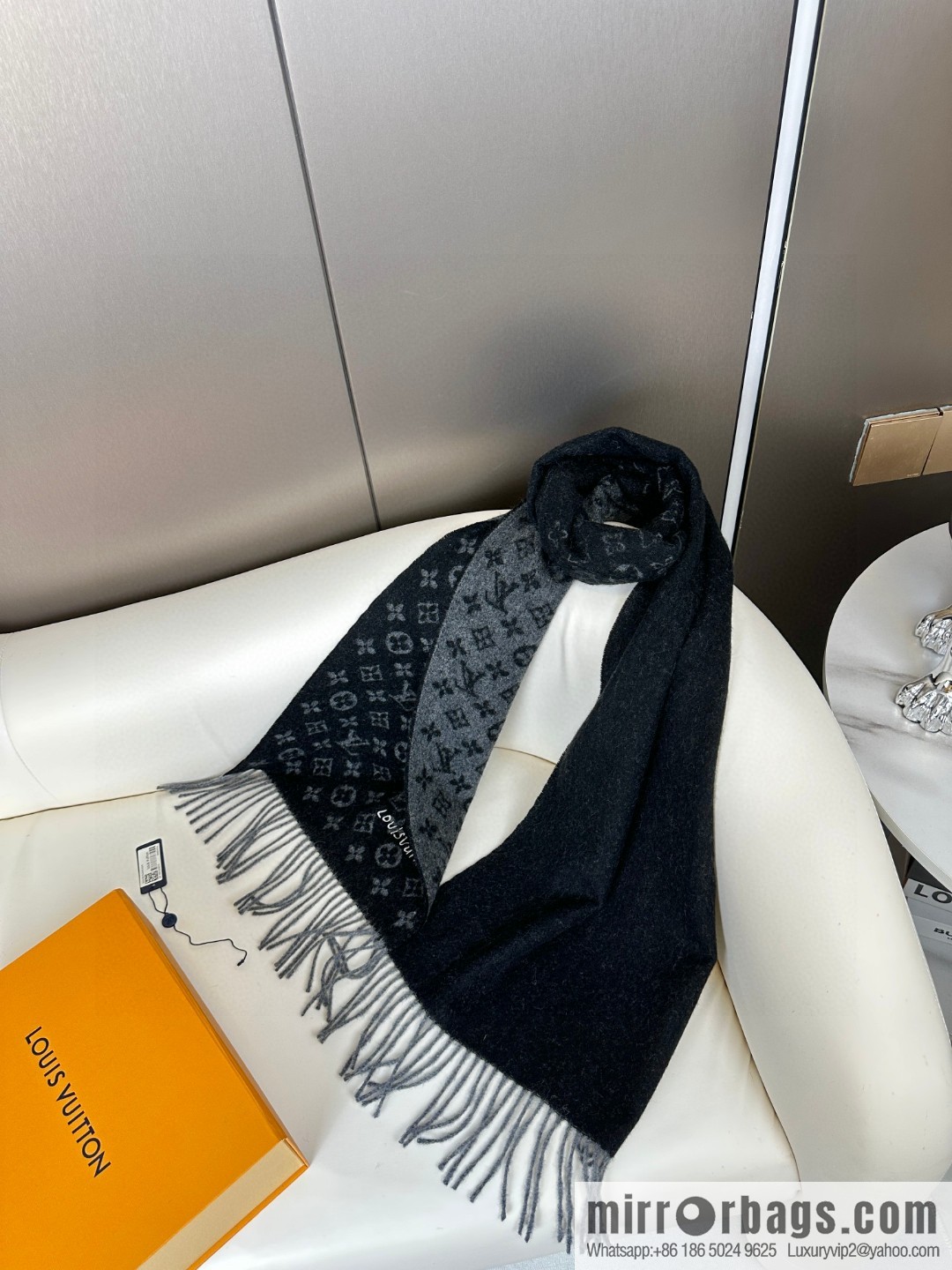 LV 2023 counter synchronization, double-sided gradual change pattern long towel