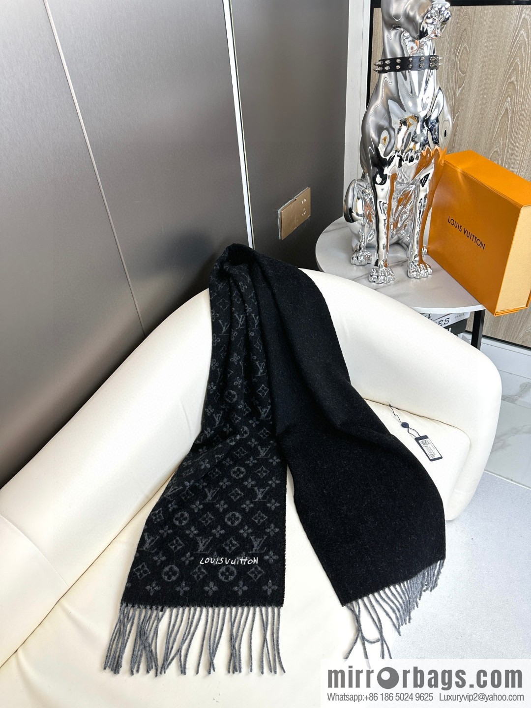 LV 2023 counter synchronization, double-sided gradual change pattern long towel