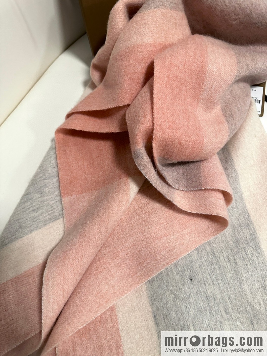 Burberry, plaid warhorse, unisex couple cashmere scarf