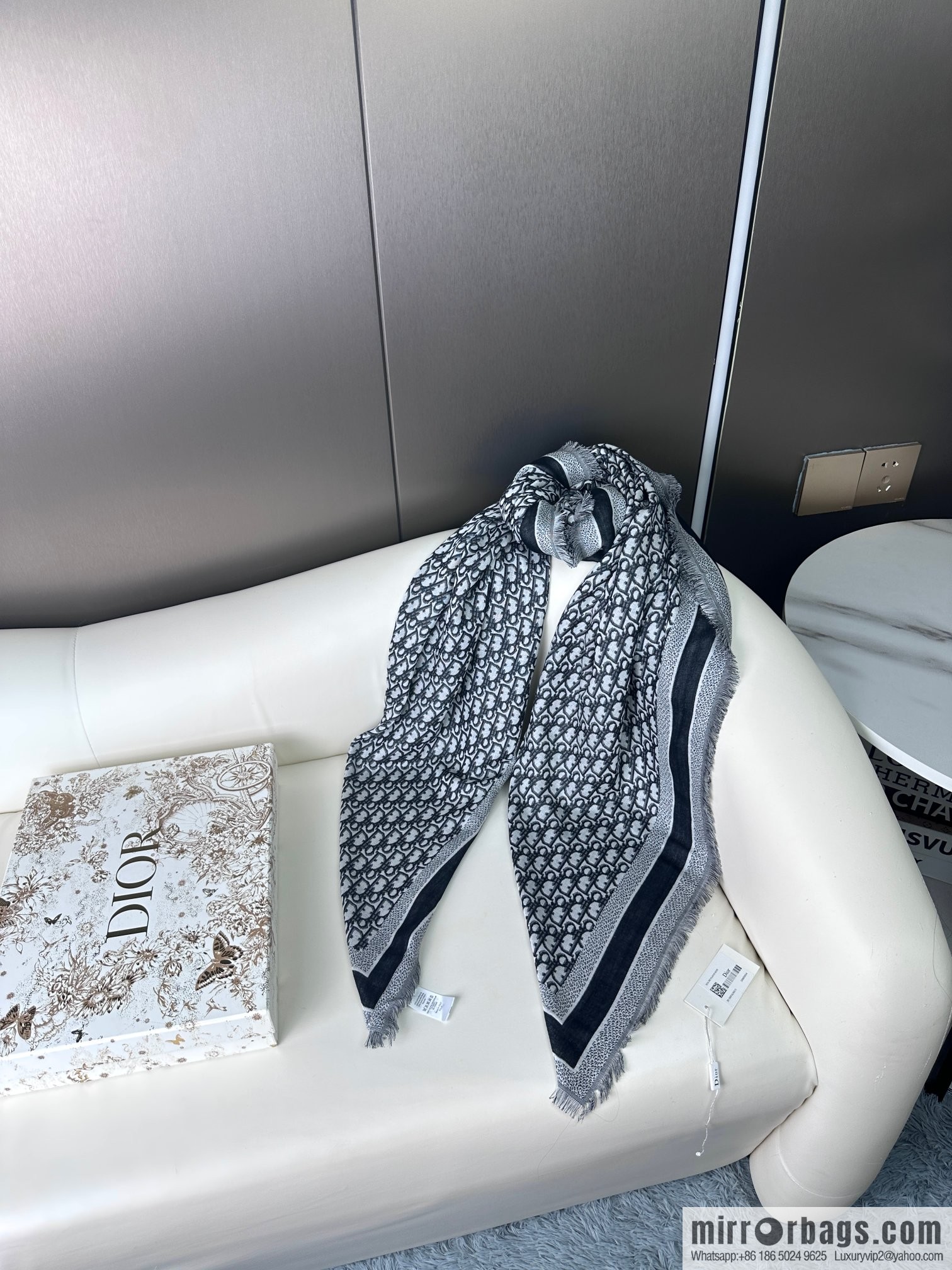 DIOR Classic Letter Jacquard Shawl
