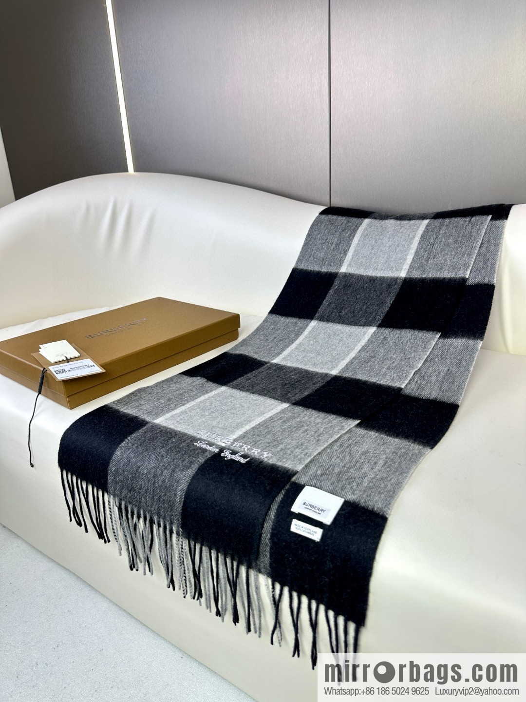 Burberry, Men's High-End Cashmere Scarf