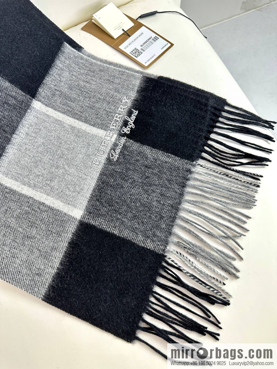 Burberry, Men's High-End Cashmere Scarf