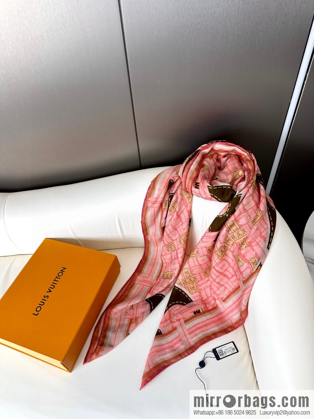 LV double-sided top cashmere square towel of the same color