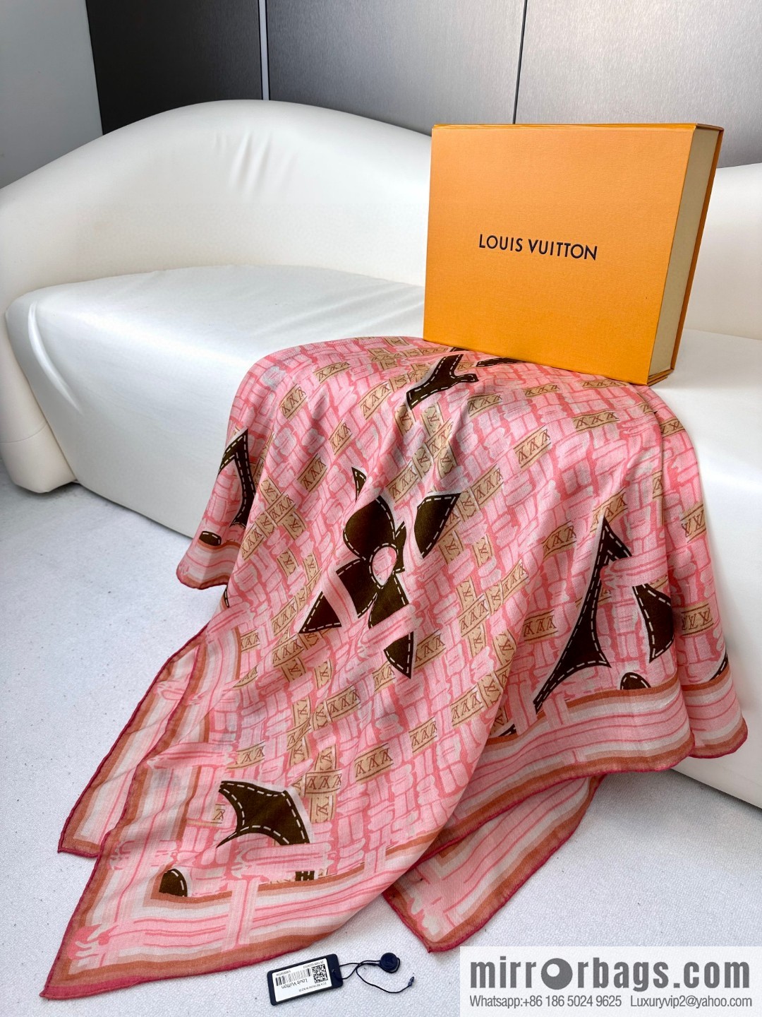 LV double-sided top cashmere square towel of the same color