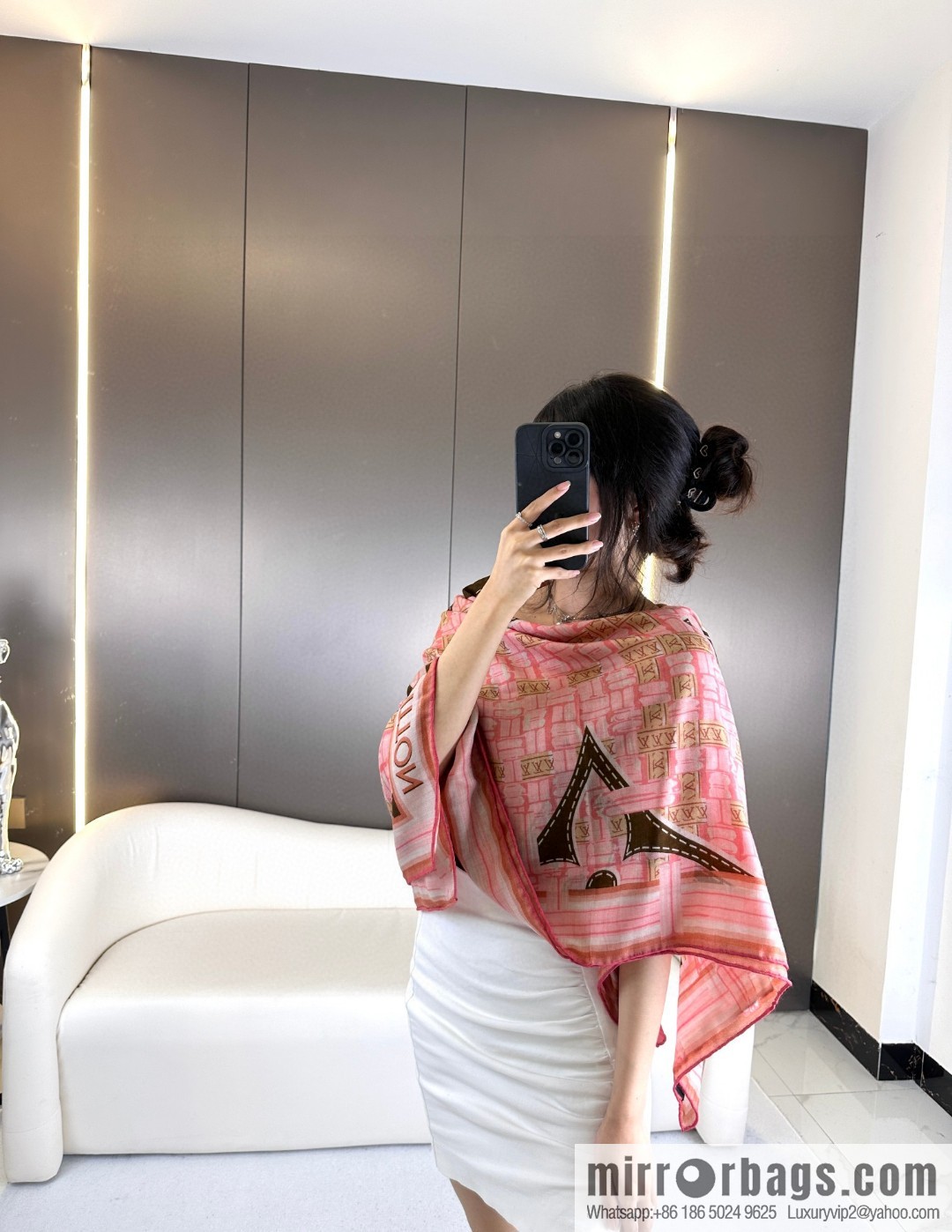 LV double-sided top cashmere square towel of the same color