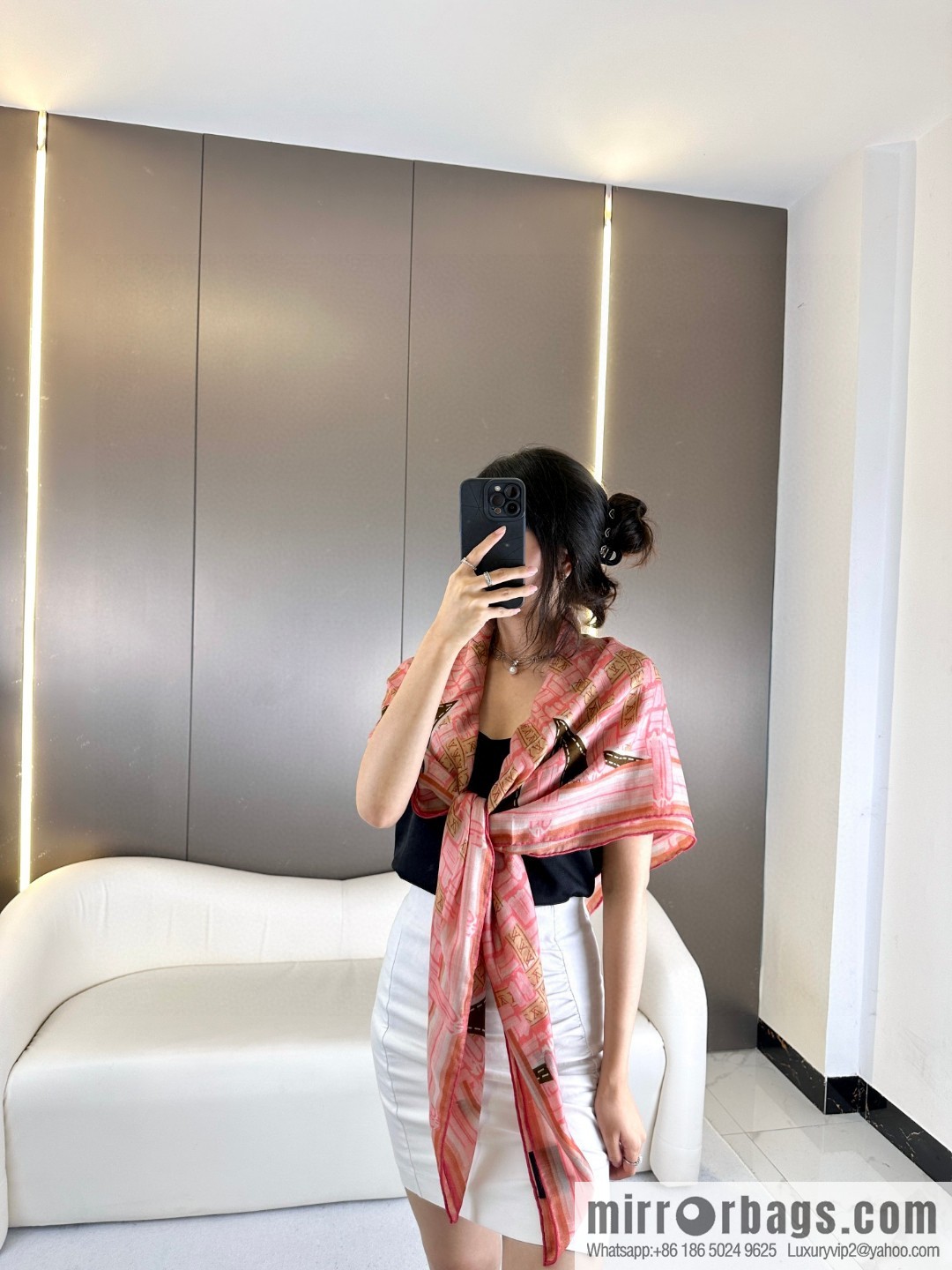 LV double-sided top cashmere square towel of the same color