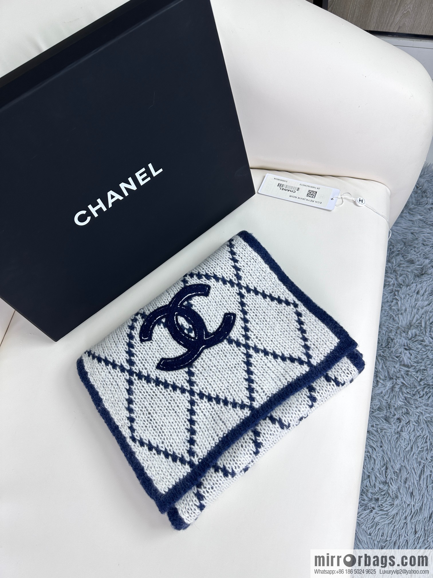 CHANEL autumn and winter super soft waxy scarf