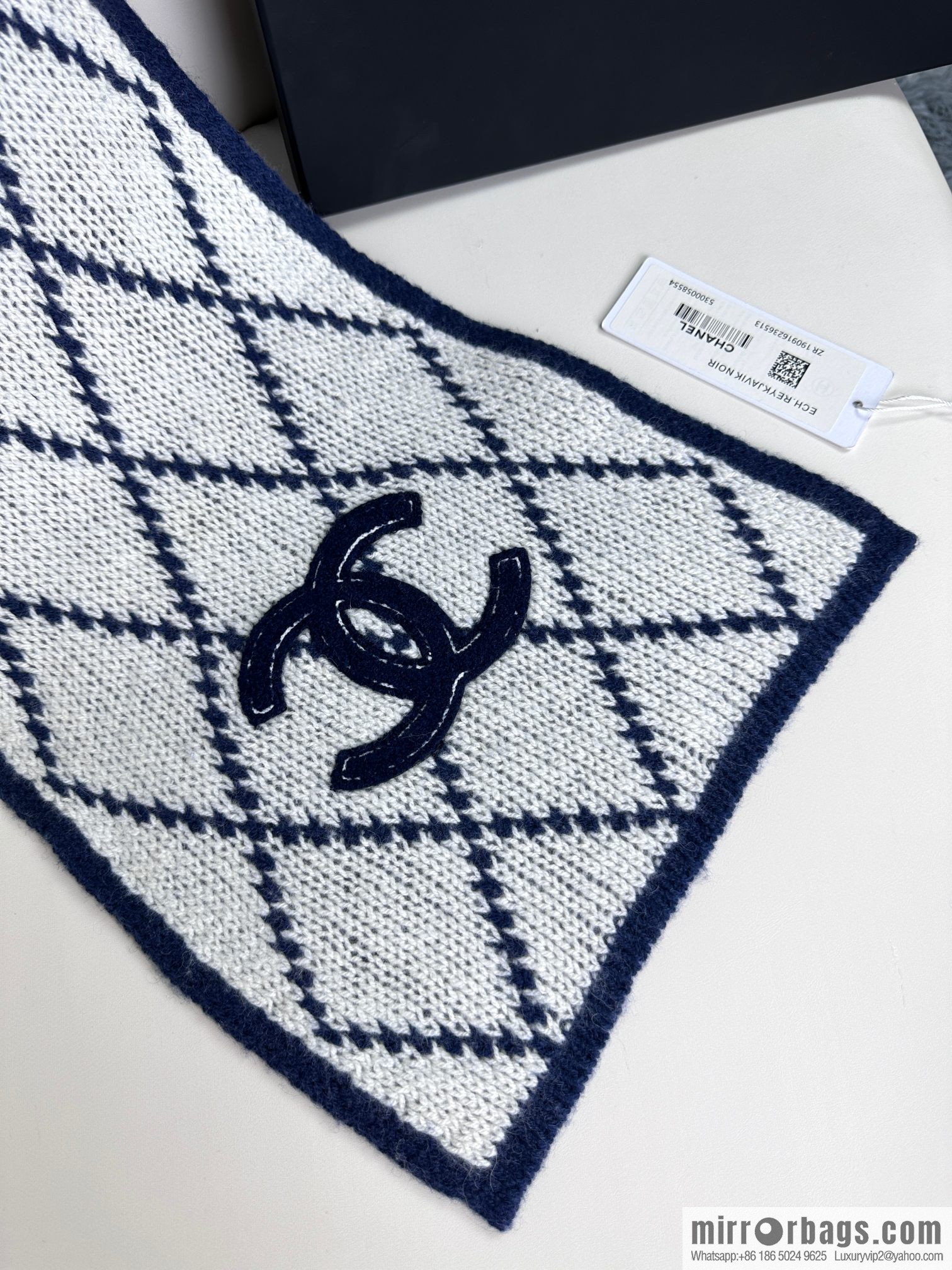 CHANEL autumn and winter super soft waxy scarf