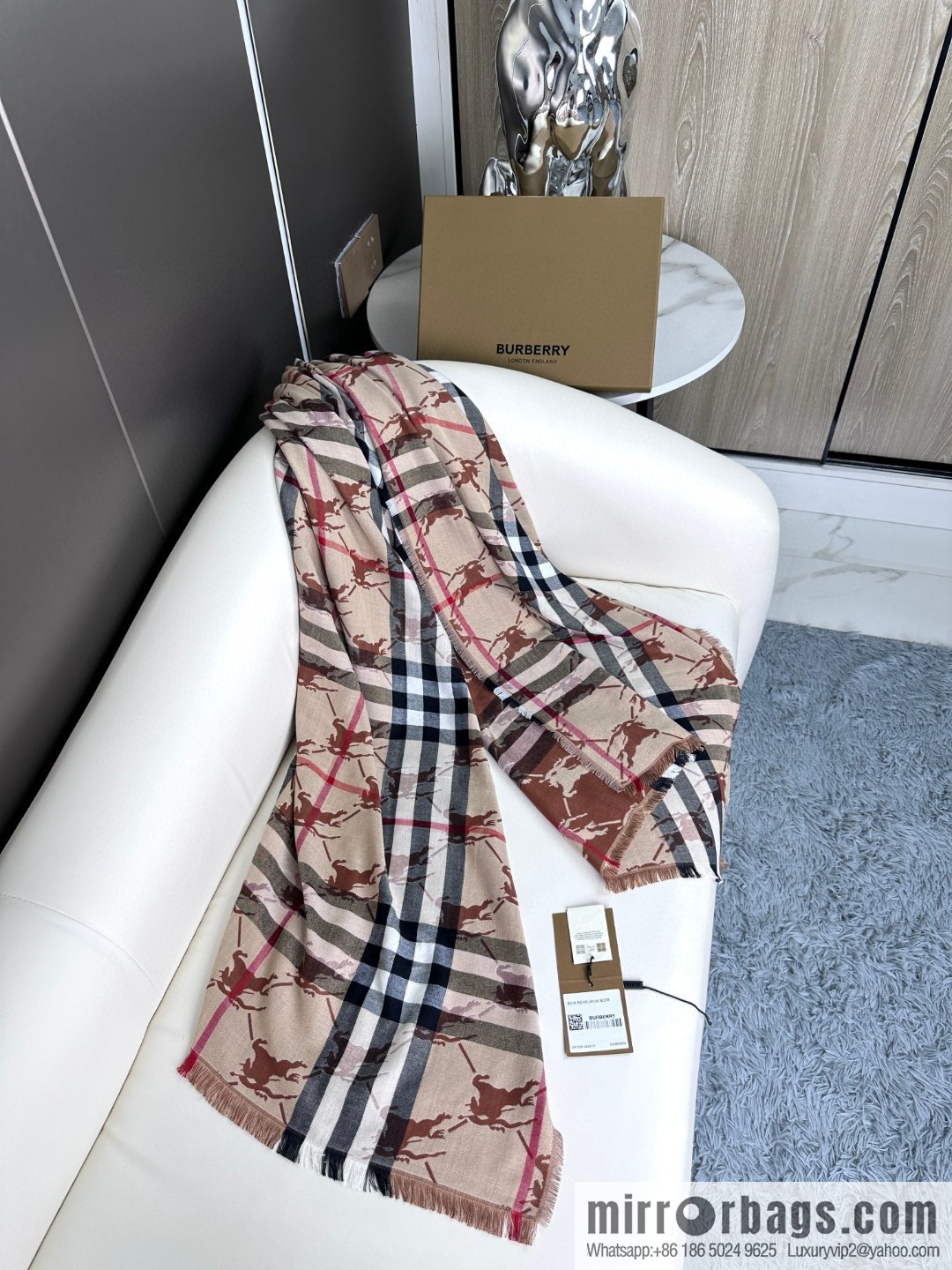 Burberry B Double-Sided Plaid Jacquard Warhorse, Thin Double-Sided Shawl