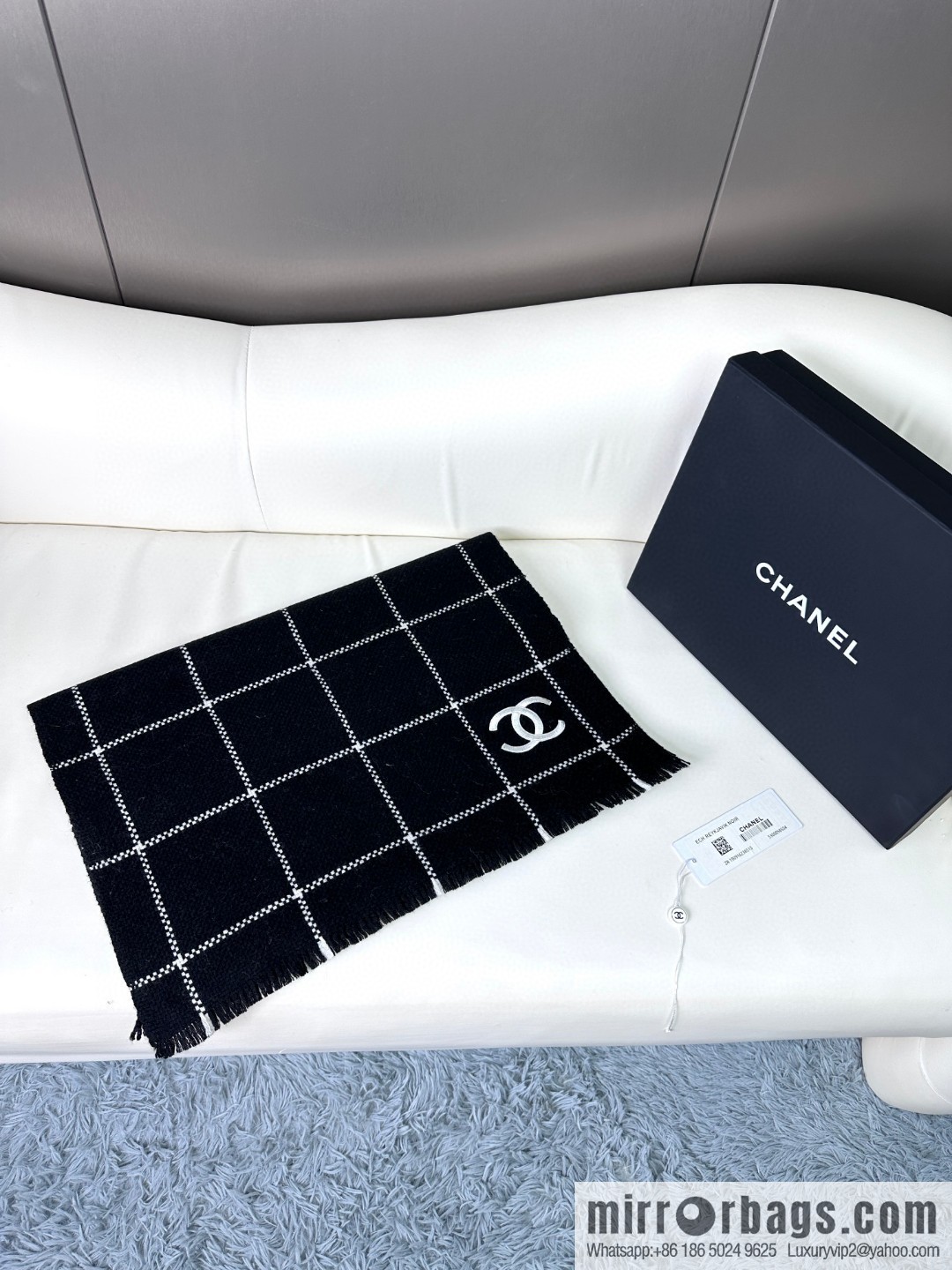 CHANEL autumn and winter new products · cashmere shrink scarf