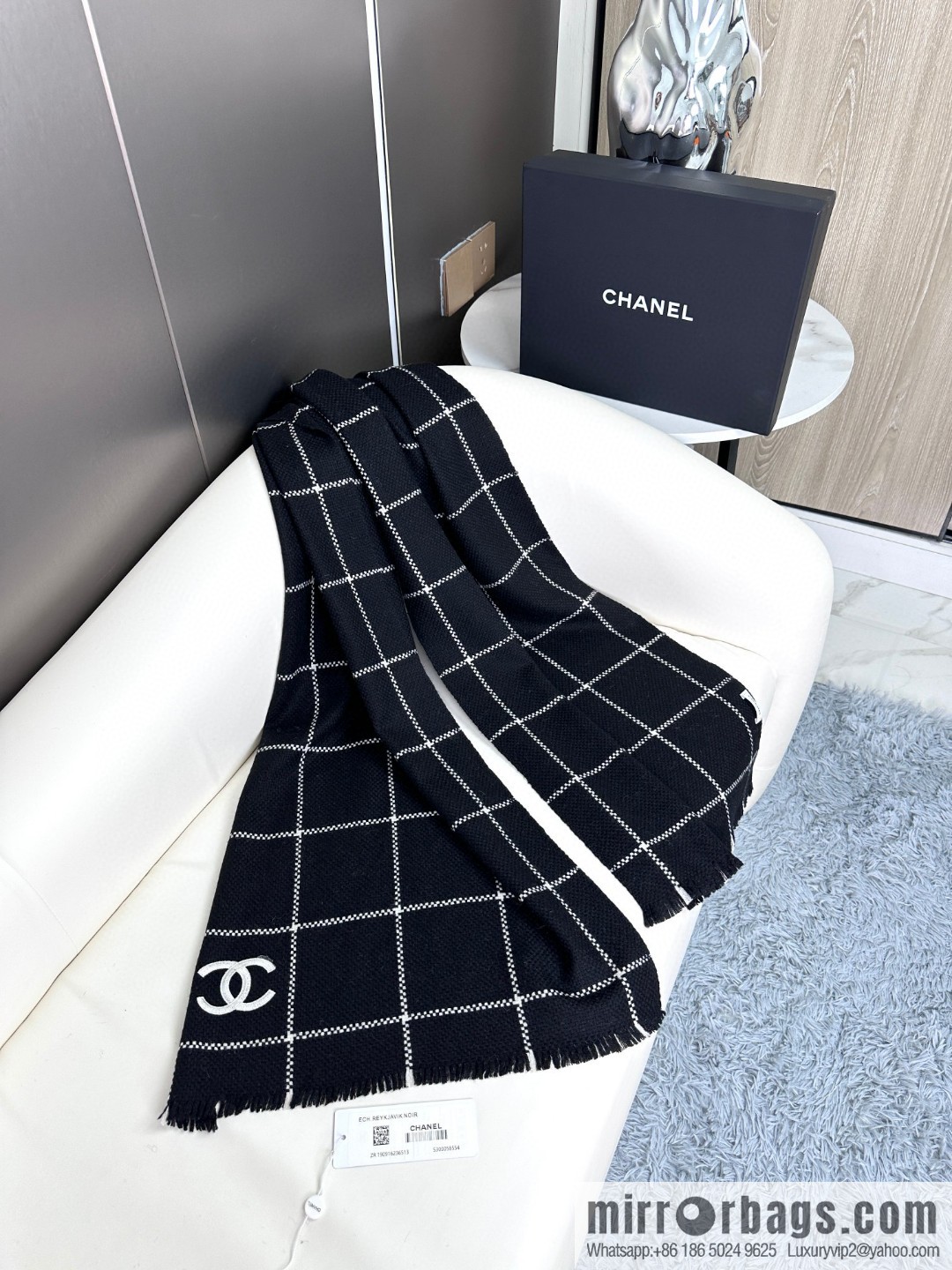CHANEL autumn and winter new products · cashmere shrink scarf