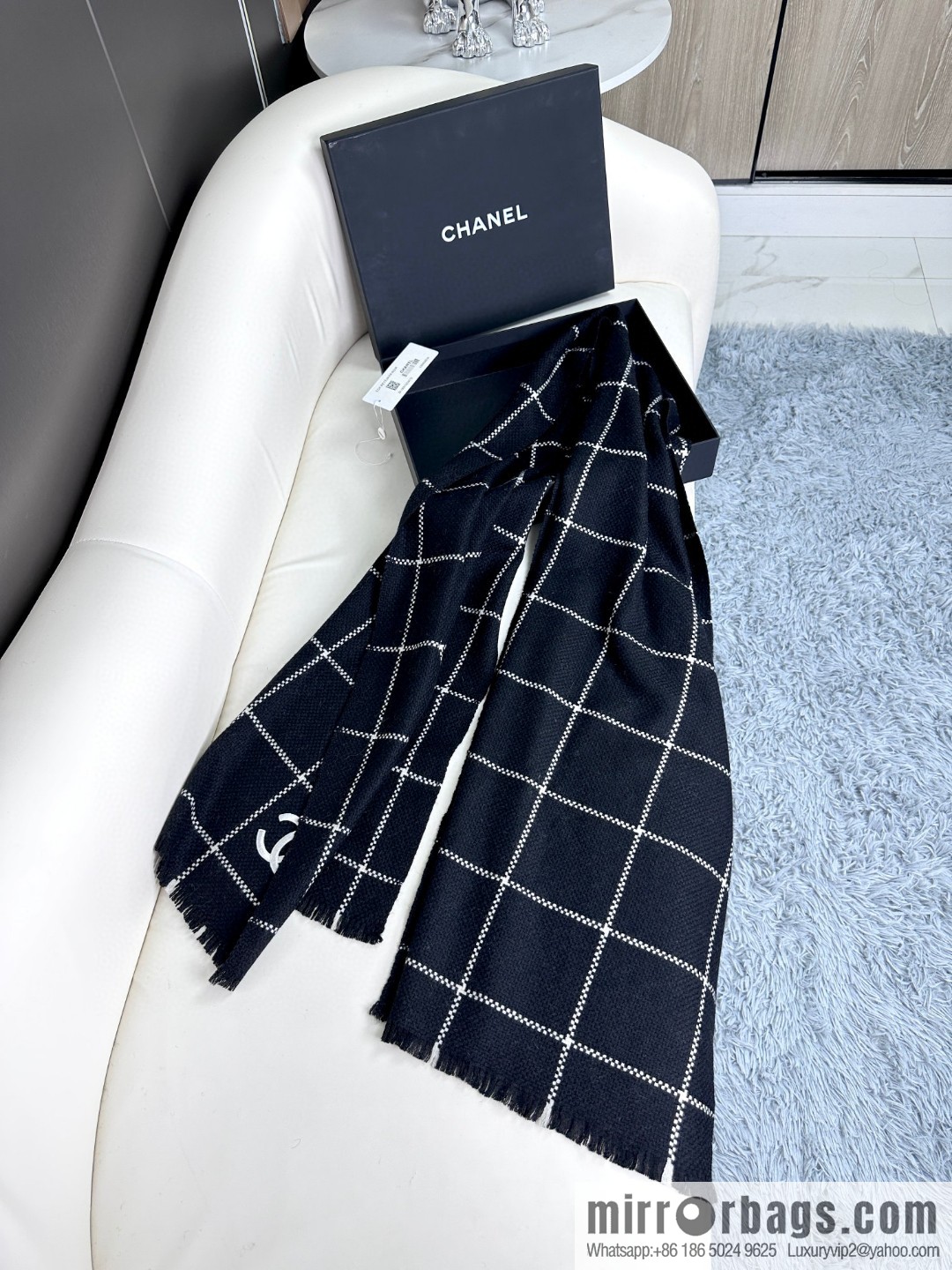 CHANEL autumn and winter new products · cashmere shrink scarf