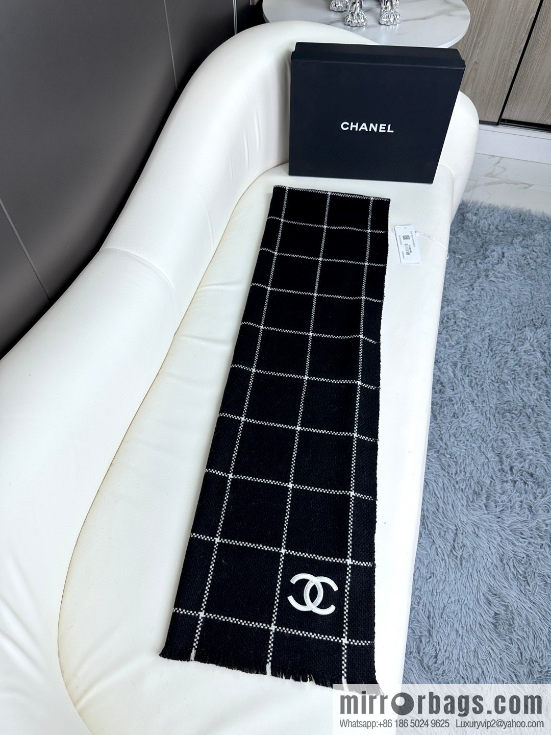CHANEL autumn and winter new products · cashmere shrink scarf