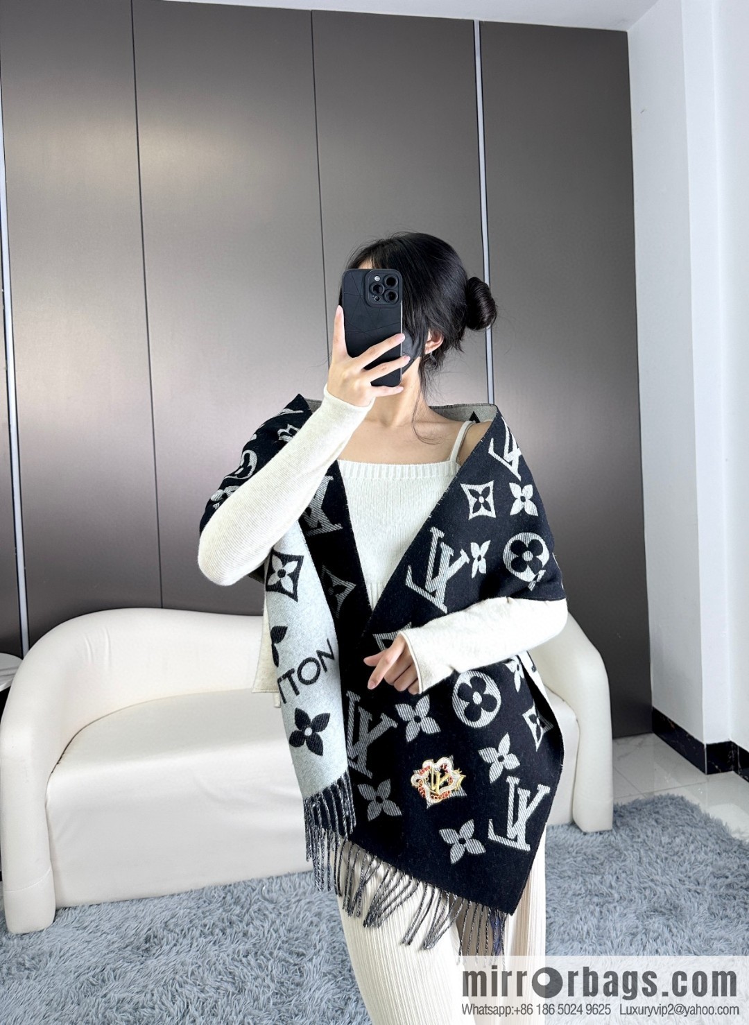 LV letter embroidered sticker scarf M79522