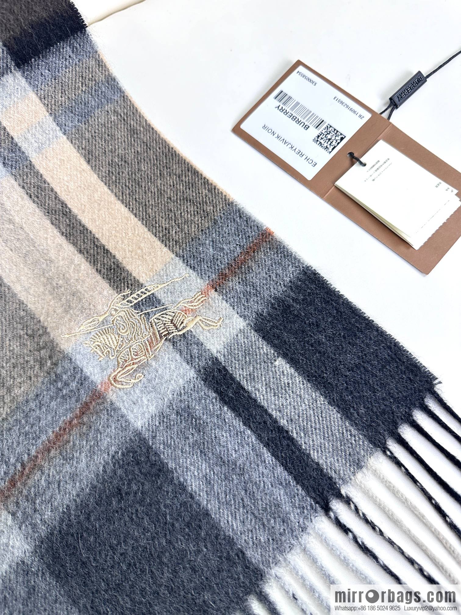 Burberry, Water Ripple Men's Pure Cashmere Scarf