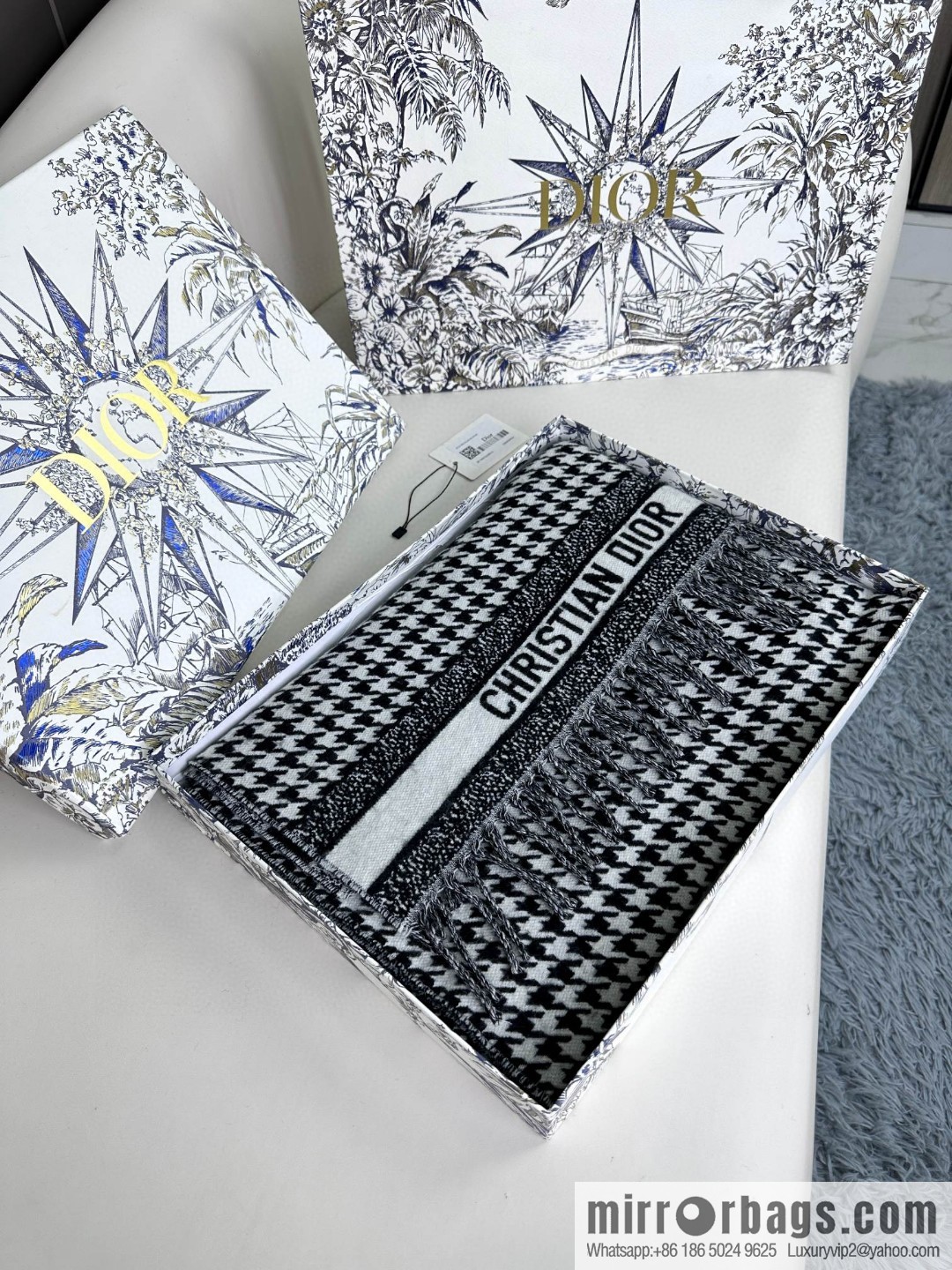 DIOR 2023 Dior's latest classic thousand-bird grid scarf