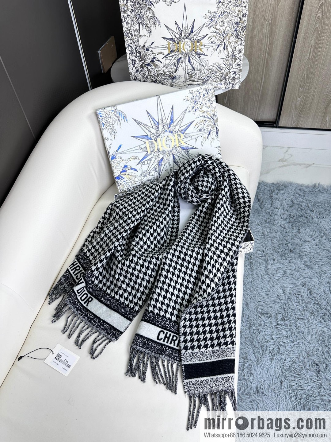 DIOR 2023 Dior's latest classic thousand-bird grid scarf