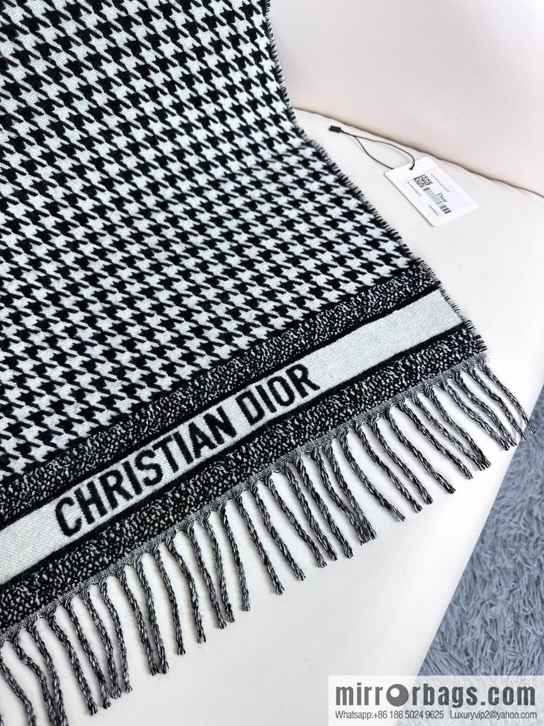 DIOR 2023 Dior's latest classic thousand-bird grid scarf