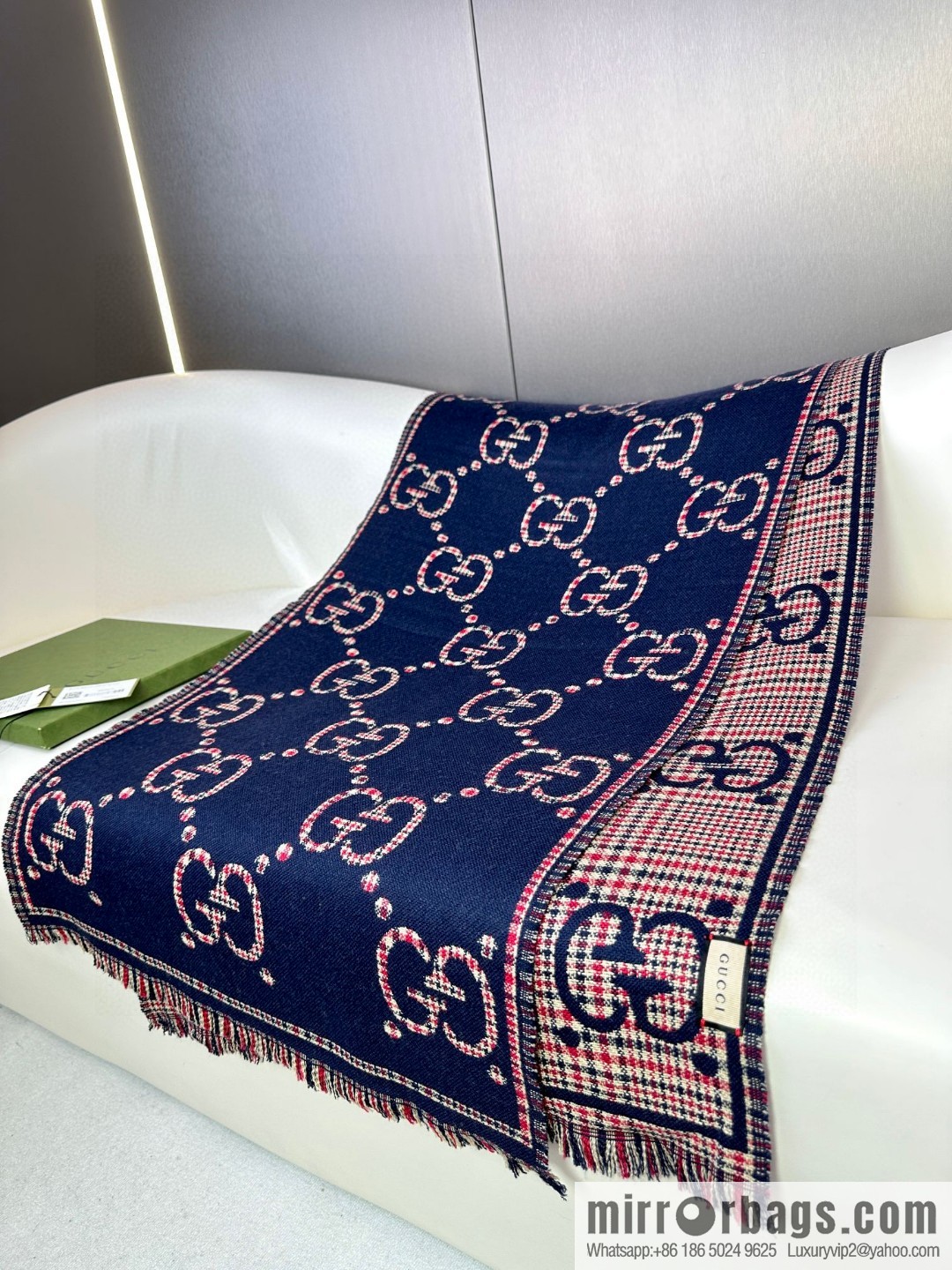 GUCCI GG pattern double-sided jacquard wool scarf