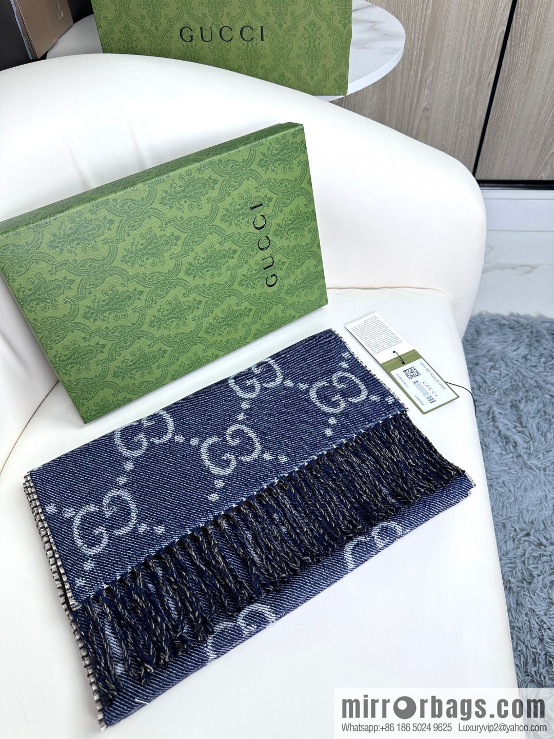 GUCCI [Double-sided GG jacquard] fringed long towel